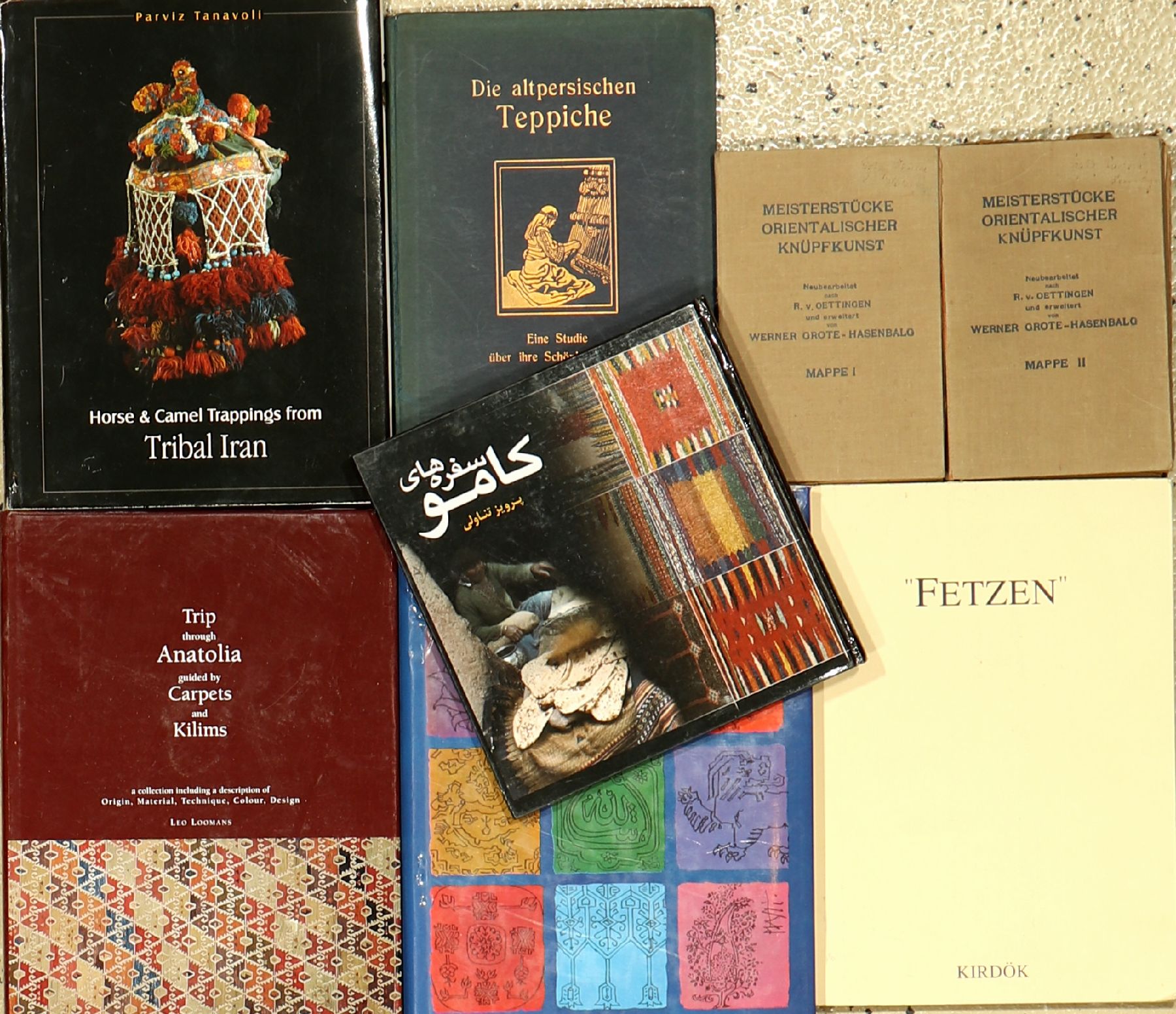 28 Bücher "Teppichliteratur", sehr guter und gepflegter Zustand.