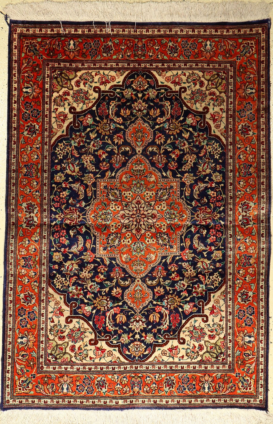 Ghom Seide, Persien, ca. 50 Jahre, reine Naturseide, ca. 147 x 99 cm, EHZ: 2-3