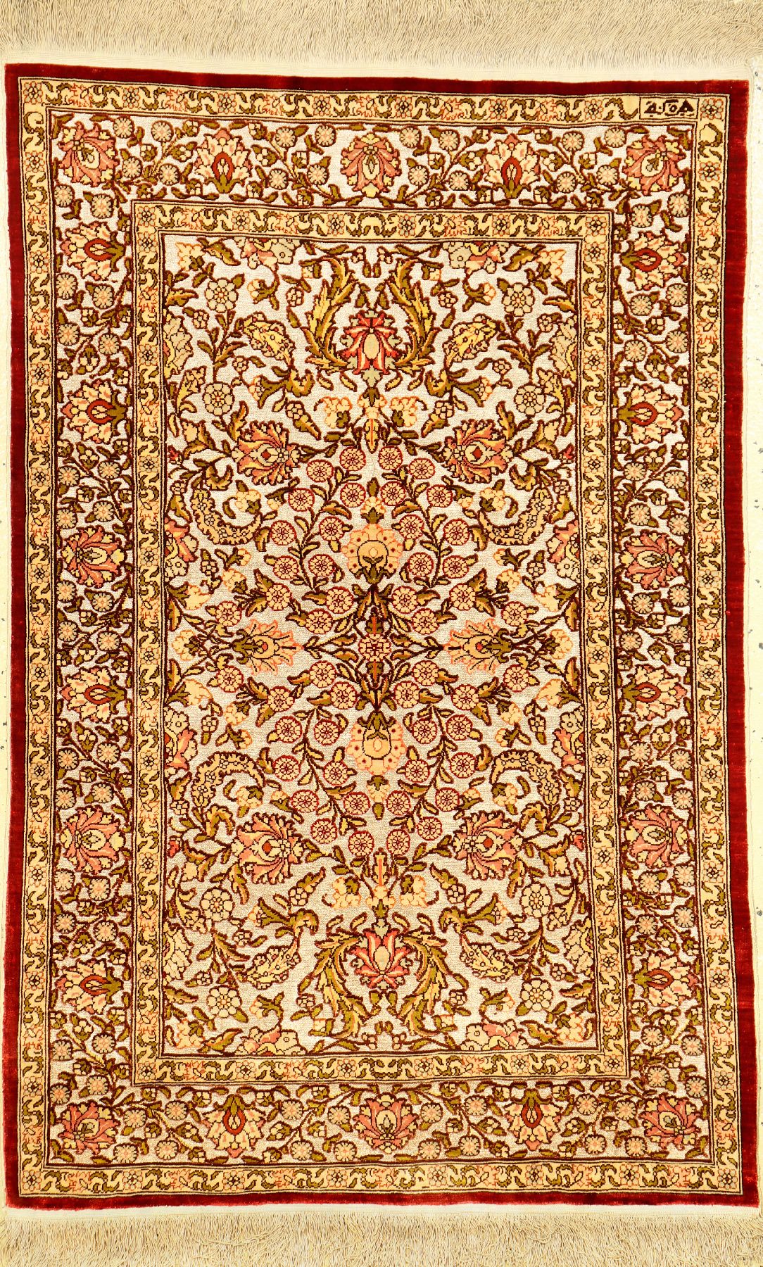 Feiner Seiden Hereke alt (Signiert), Türkei, um 1960, reine Naturseide mit Metallgrund. Elegantes allover Muster auf metallbroschierten Grund, ca. ...