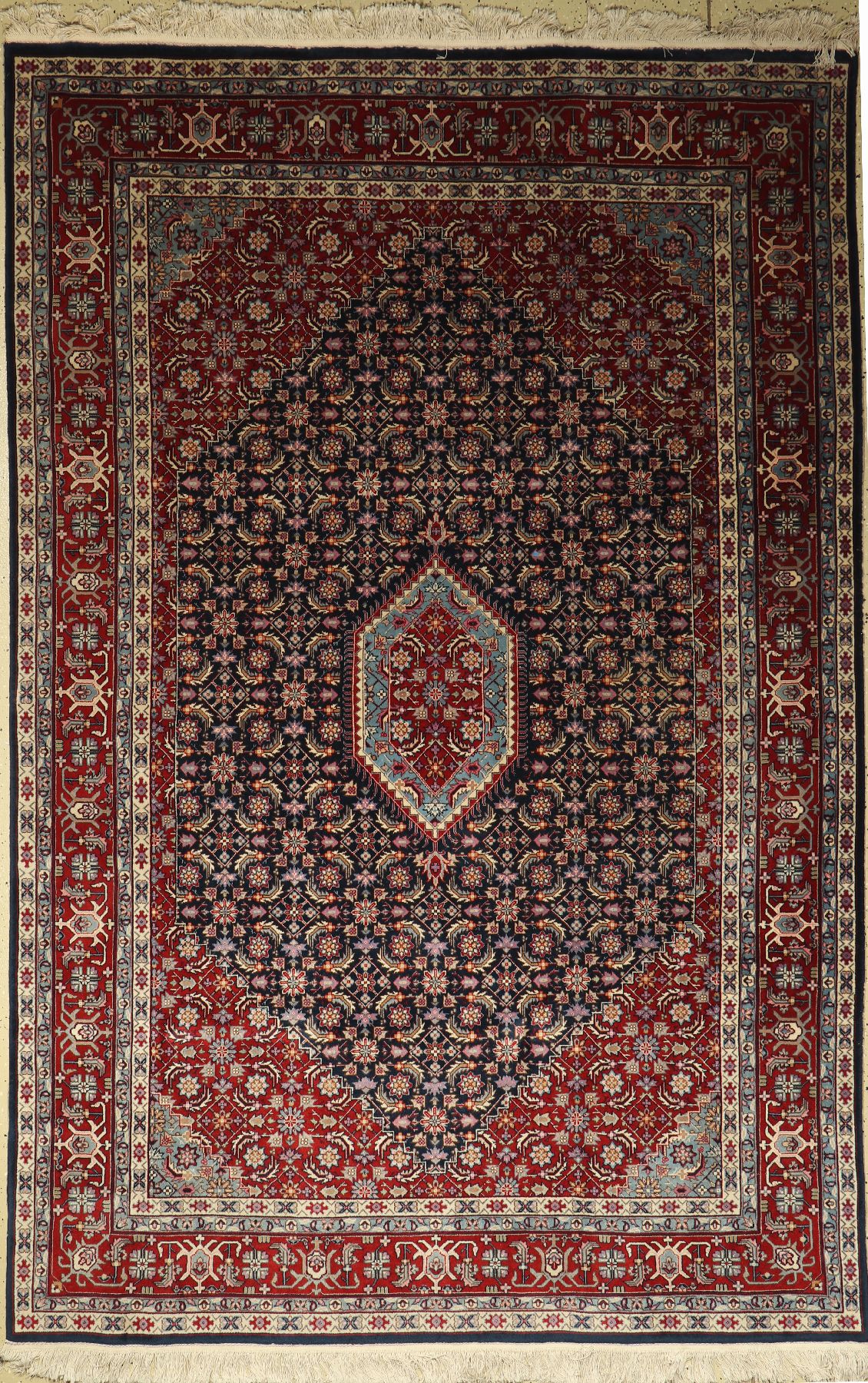 Täbriz, China, ca. 30 Jahre, Wolle auf Baumwolle, ca. 274 x 183 cm, EHZ: 2(Mottenfrass stellen)