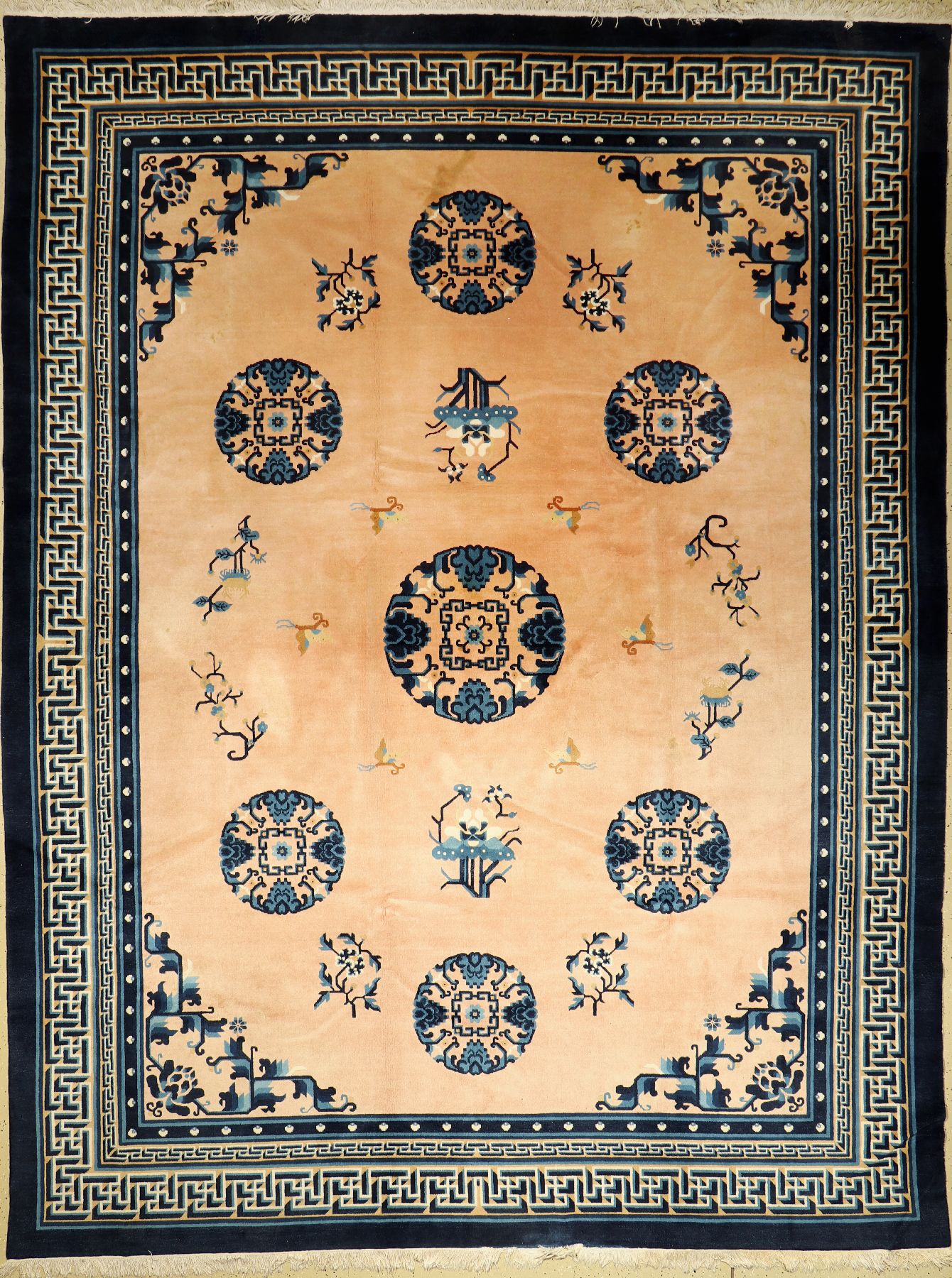 China antique finish, ca. 30 Jahre, Wolle auf Baumwolle, ca. 366 x 274 cm, EHZ: 2-3(Flecken)