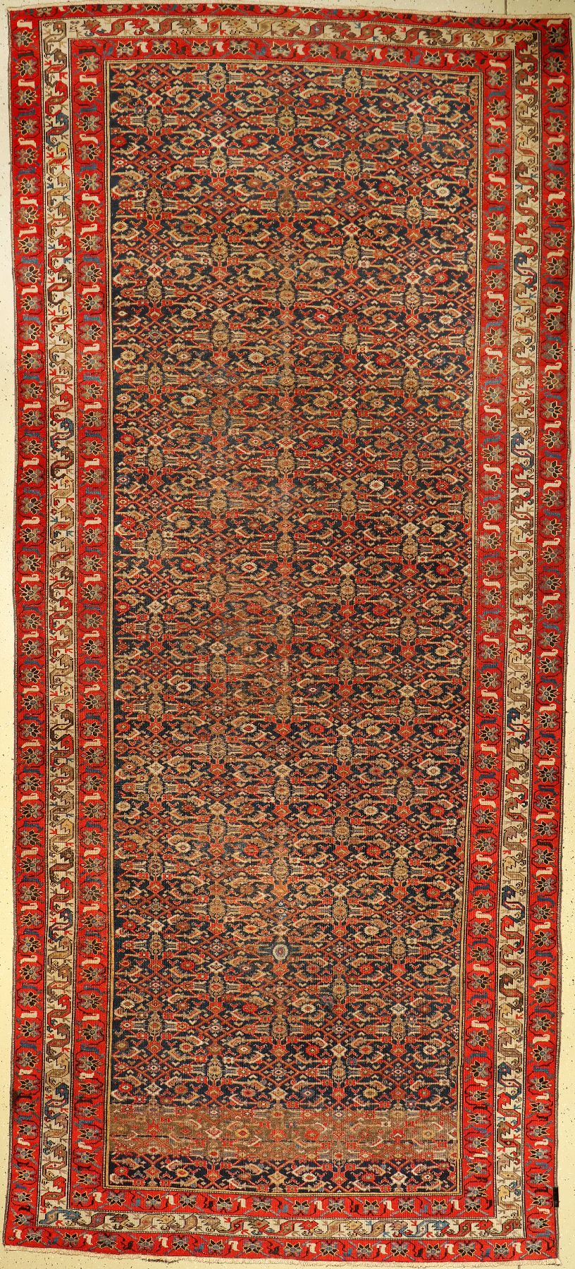Malayer Kelly antik, Persien, um 1900, Wolle auf Baumwolle, ca. 400 x 180 cm, EHZ: 3(stellenweise gemalter Grund)