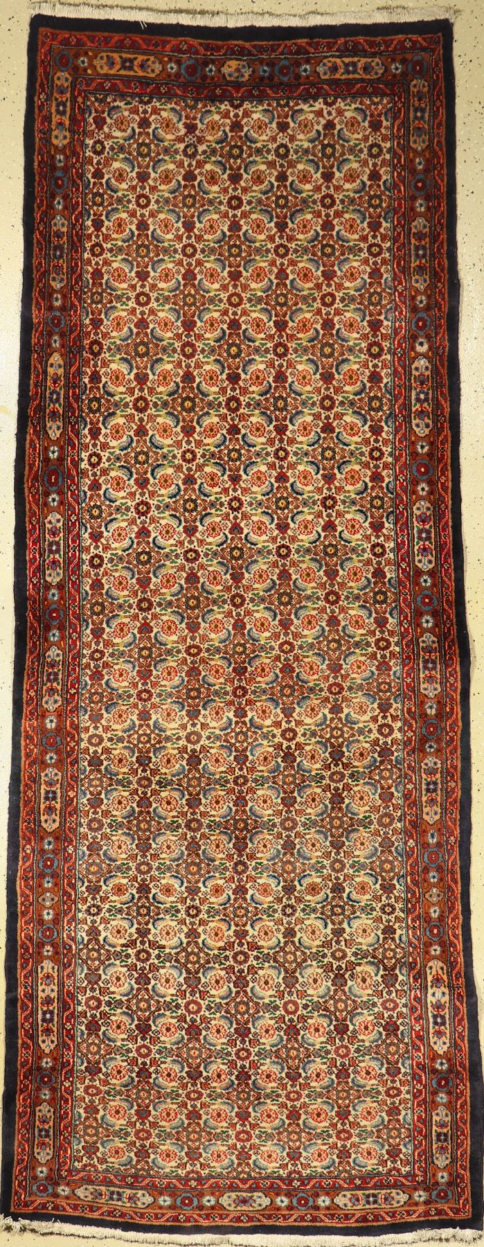 Mud (Galerie), Persien, ca. 30 Jahre, Wolleauf Baumwolle, ca. 297 x 118 cm, EHZ: 2-3