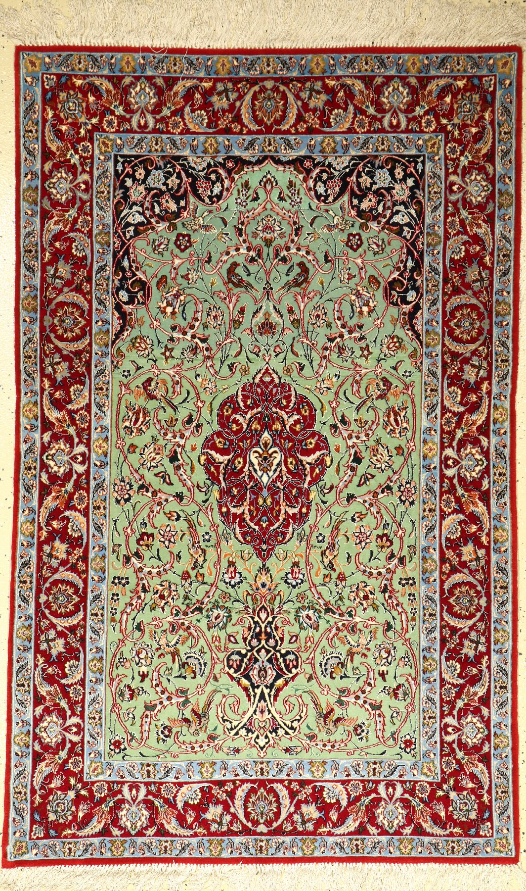 Feiner grüner Esfahan, Persien, ca. 30 Jahre, Korkwolle mit und auf Seide, ca. 157 x 110 cm, EHZ: 2