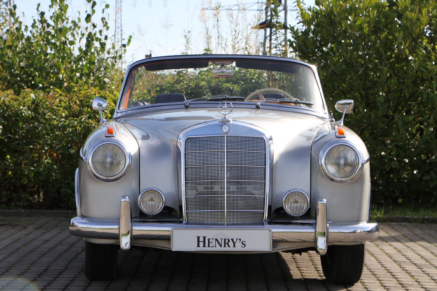 Detail b: Mercedes-Benz 220 S Ponton Cabriolet, Fahrgestellnummer: 180030N7516033, EZ 11/1961, Laufleistung 82.144 km abgelesen, HU 03/2020, H-Zulassung, ...