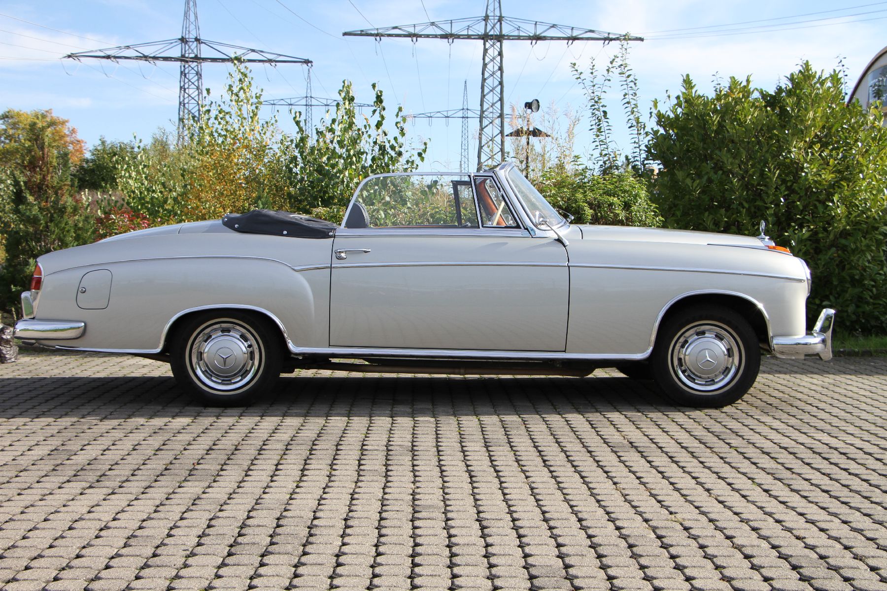 Detail c: Mercedes-Benz 220 S Ponton Cabriolet, Fahrgestellnummer: 180030N7516033, EZ 11/1961, Laufleistung 82.144 km abgelesen, HU 03/2020, H-Zulassung, ...