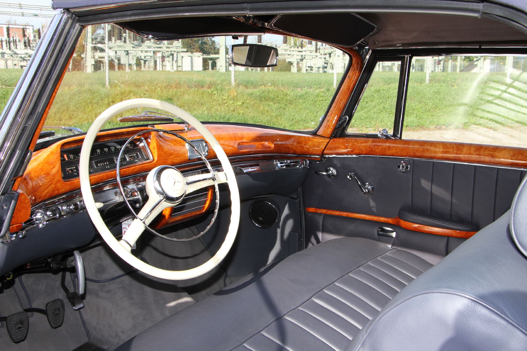 Detail h: Mercedes-Benz 220 S Ponton Cabriolet, Fahrgestellnummer: 180030N7516033, EZ 11/1961, Laufleistung 82.144 km abgelesen, HU 03/2020, H-Zulassung, ...