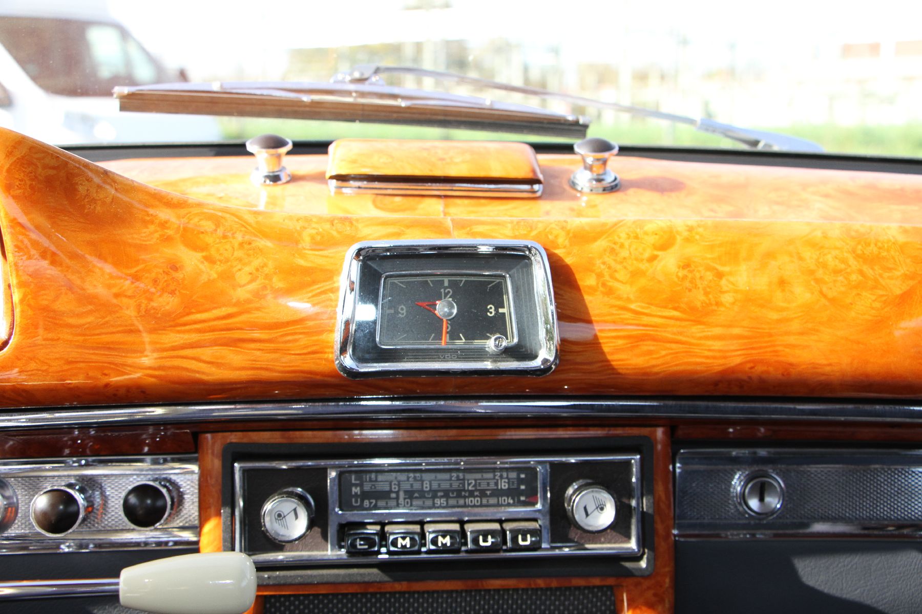 Detail j: Mercedes-Benz 220 S Ponton Cabriolet, Fahrgestellnummer: 180030N7516033, EZ 11/1961, Laufleistung 82.144 km abgelesen, HU 03/2020, H-Zulassung, ...