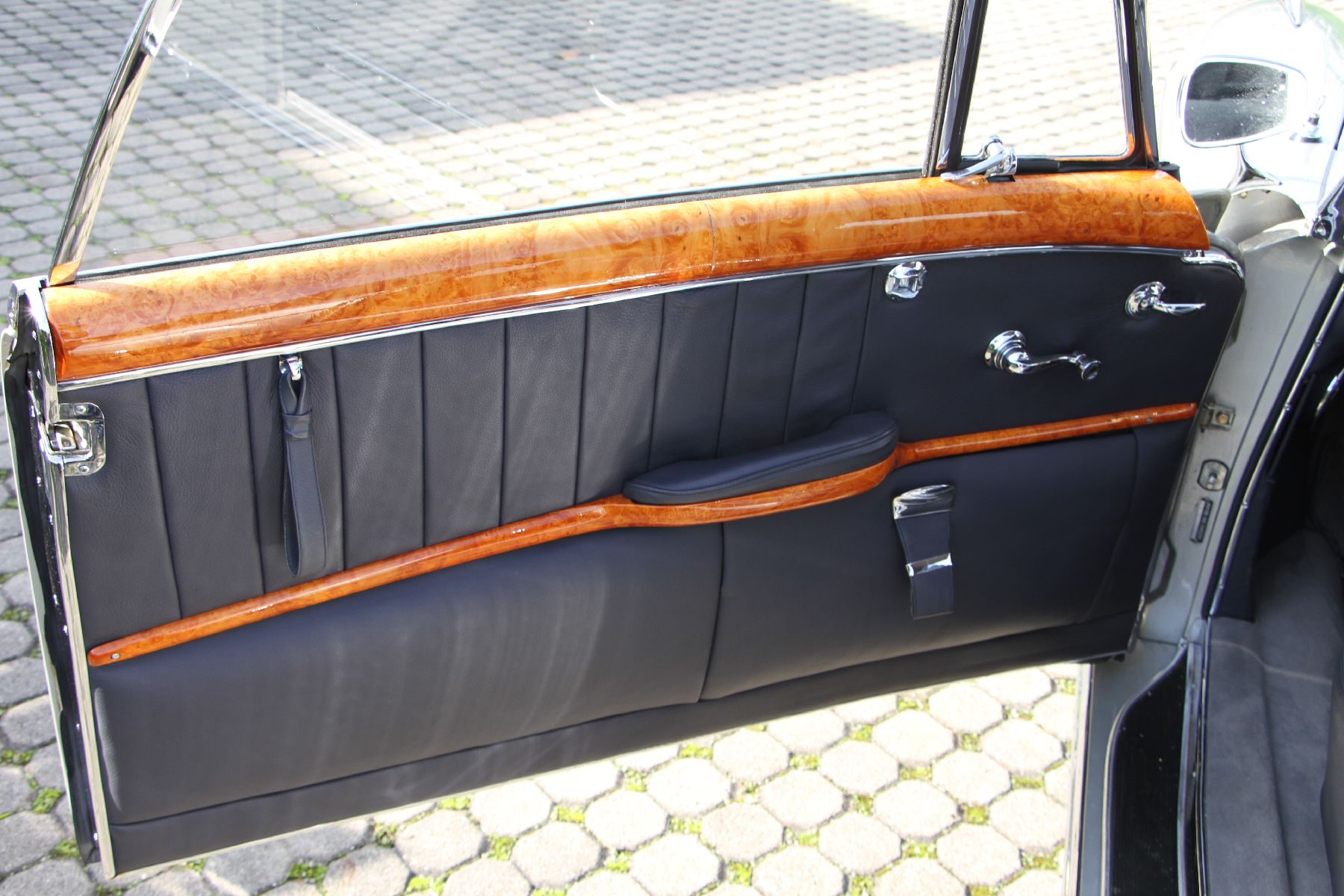 Detail k: Mercedes-Benz 220 S Ponton Cabriolet, Fahrgestellnummer: 180030N7516033, EZ 11/1961, Laufleistung 82.144 km abgelesen, HU 03/2020, H-Zulassung, ...