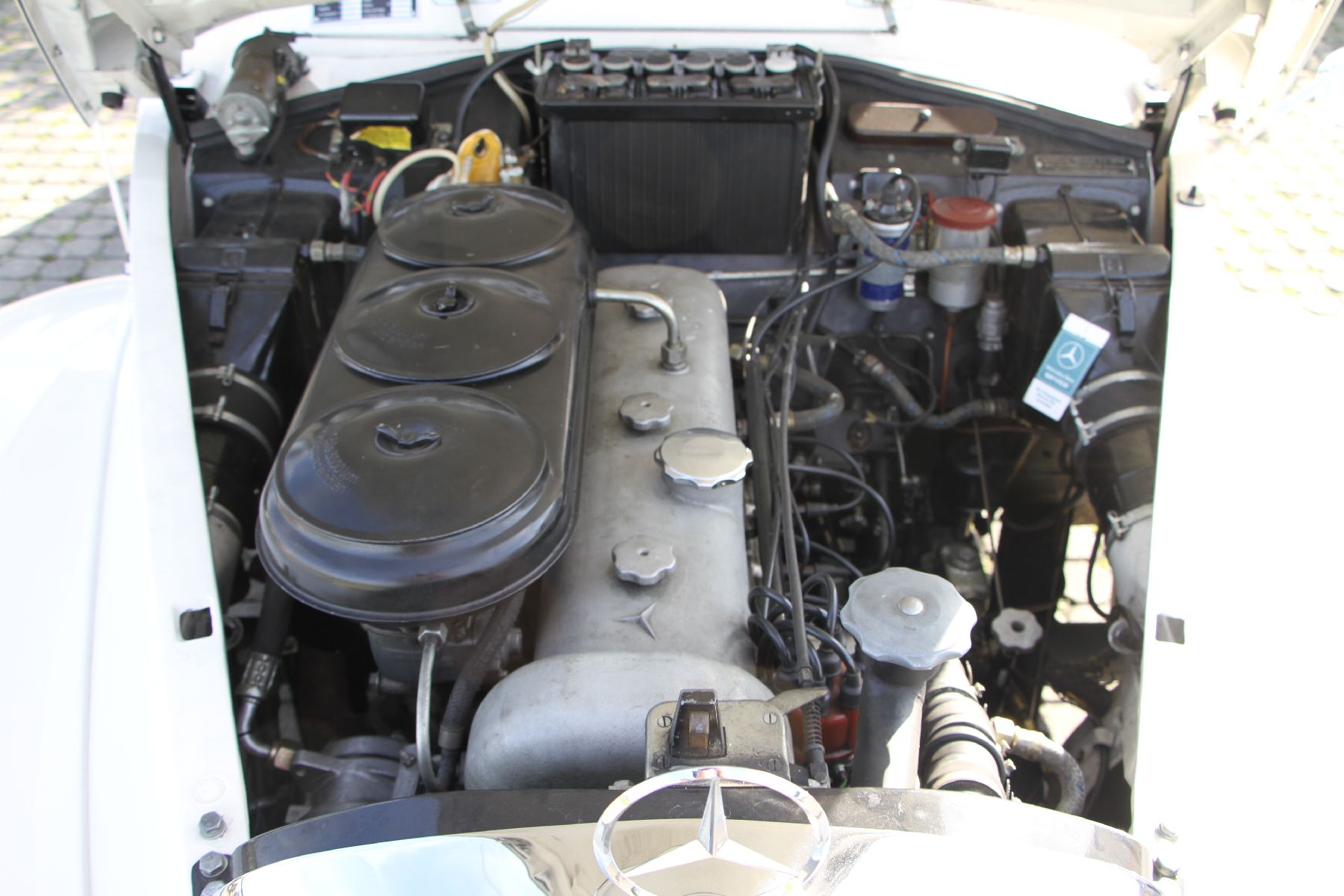 Detail i: Mercedes-Benz 300 S A Coupé, Fahrgestellnummer: 1880110031053, EZ 07/1953, HU 10/2021, H-Zulassung, 110 kW/ 150 PS, 6-Zylinder, 4-Gang ...