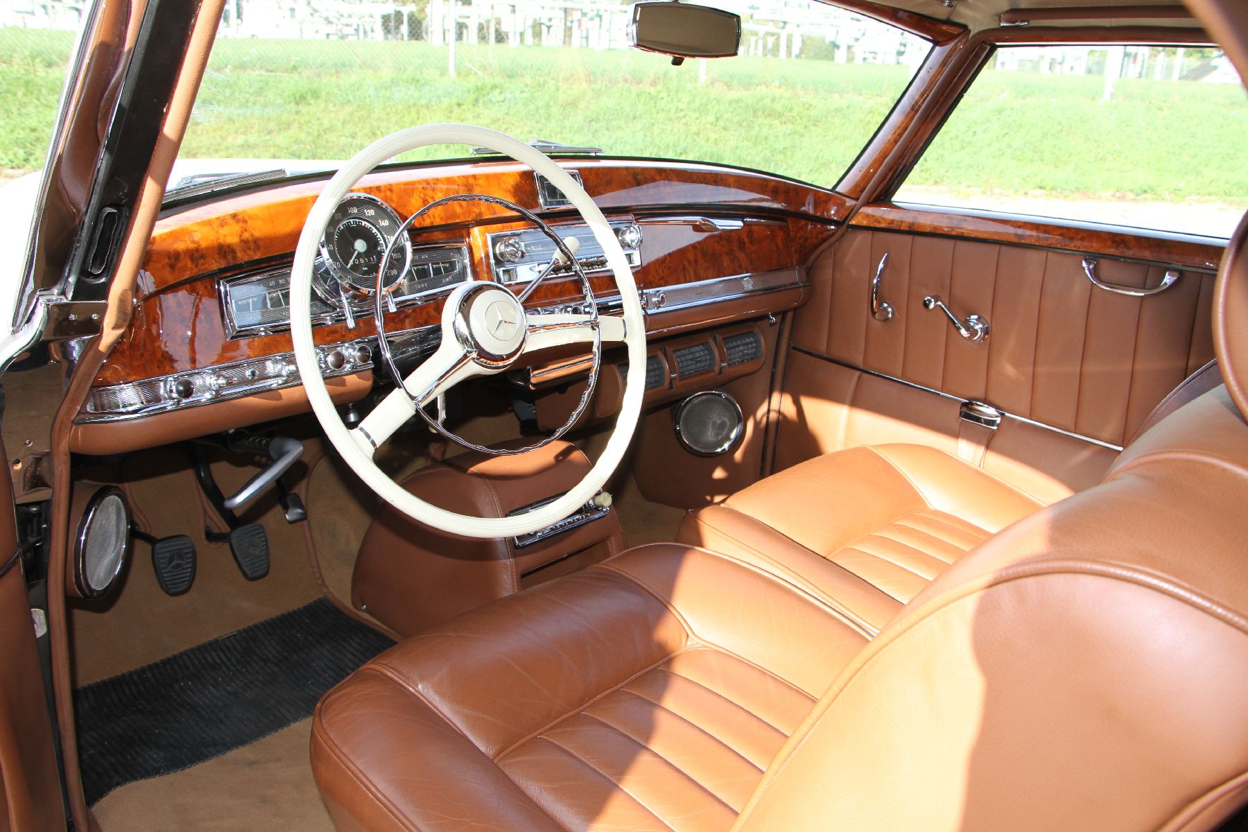 Detail j: Mercedes-Benz 300 S A Coupé, Fahrgestellnummer: 1880110031053, EZ 07/1953, HU 10/2021, H-Zulassung, 110 kW/ 150 PS, 6-Zylinder, 4-Gang ...