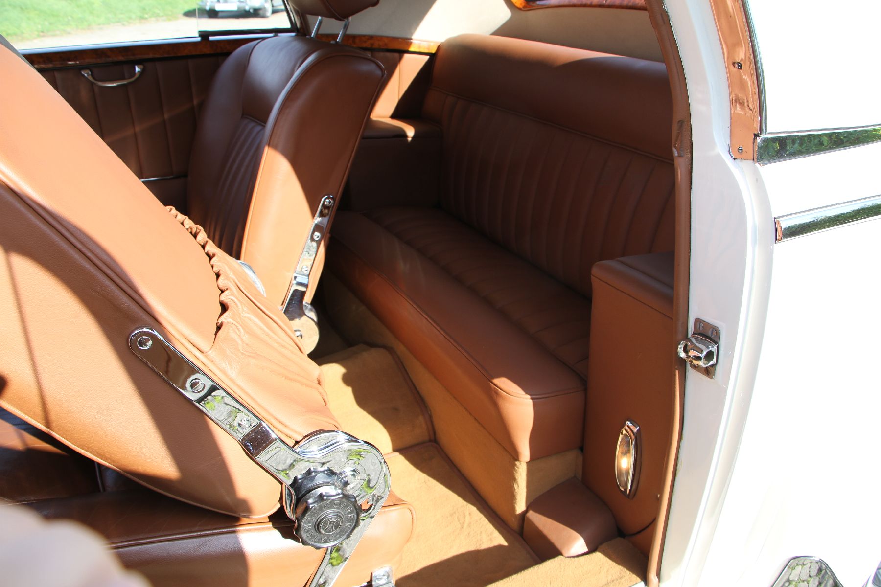 Detail o: Mercedes-Benz 300 S A Coupé, Fahrgestellnummer: 1880110031053, EZ 07/1953, HU 10/2021, H-Zulassung, 110 kW/ 150 PS, 6-Zylinder, 4-Gang ...