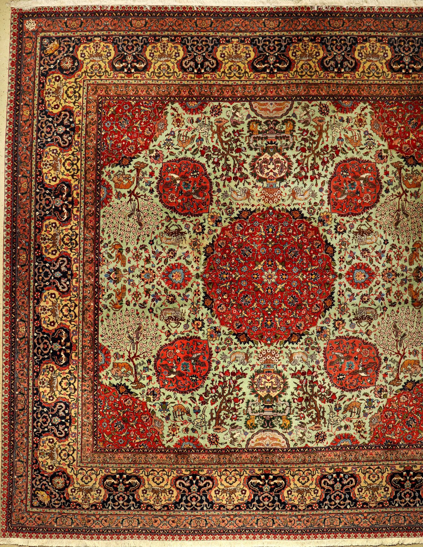 Grüner Täbriz, Persien, ca. 50 Jahre, Wolleauf Baumwolle, ca. 417 x 406 cm, seltenes Mass, EHZ: 2-3