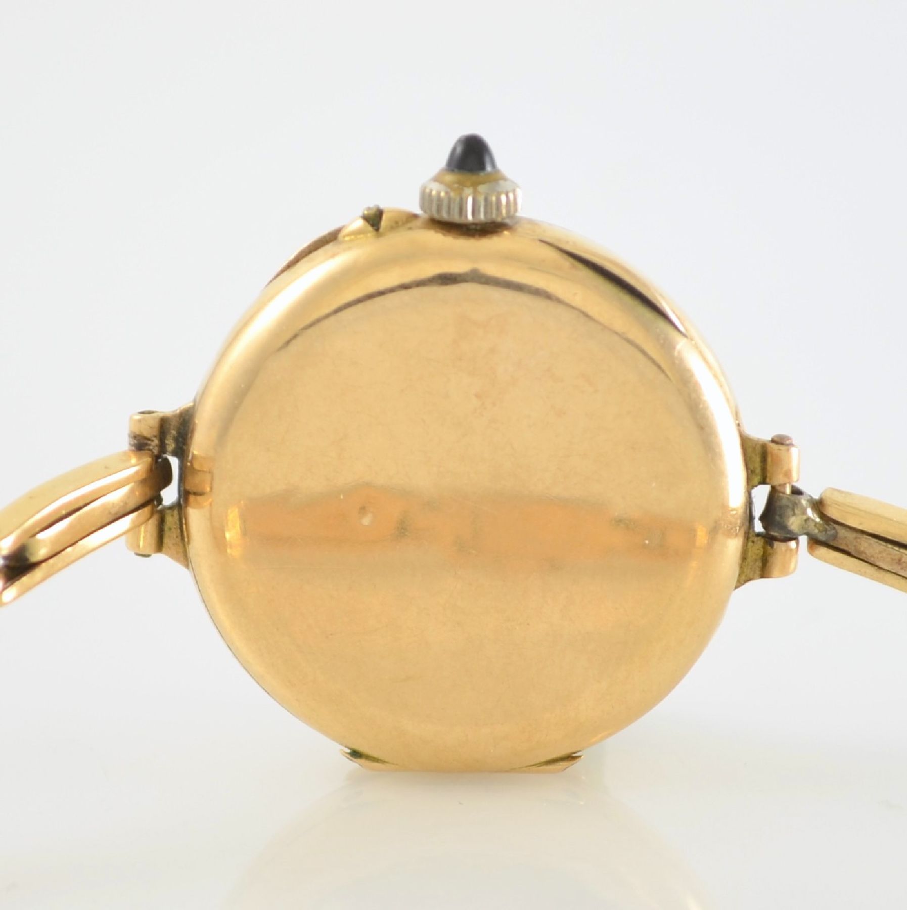 Detail e: Frühe Damenarmbanduhr in RG 585/000, Schweiz/Deutschland um 1905, 3-teil. Scharniergeh., Boden & Glasrand aufgedr., Lünette aufw. mit Diamanten ...