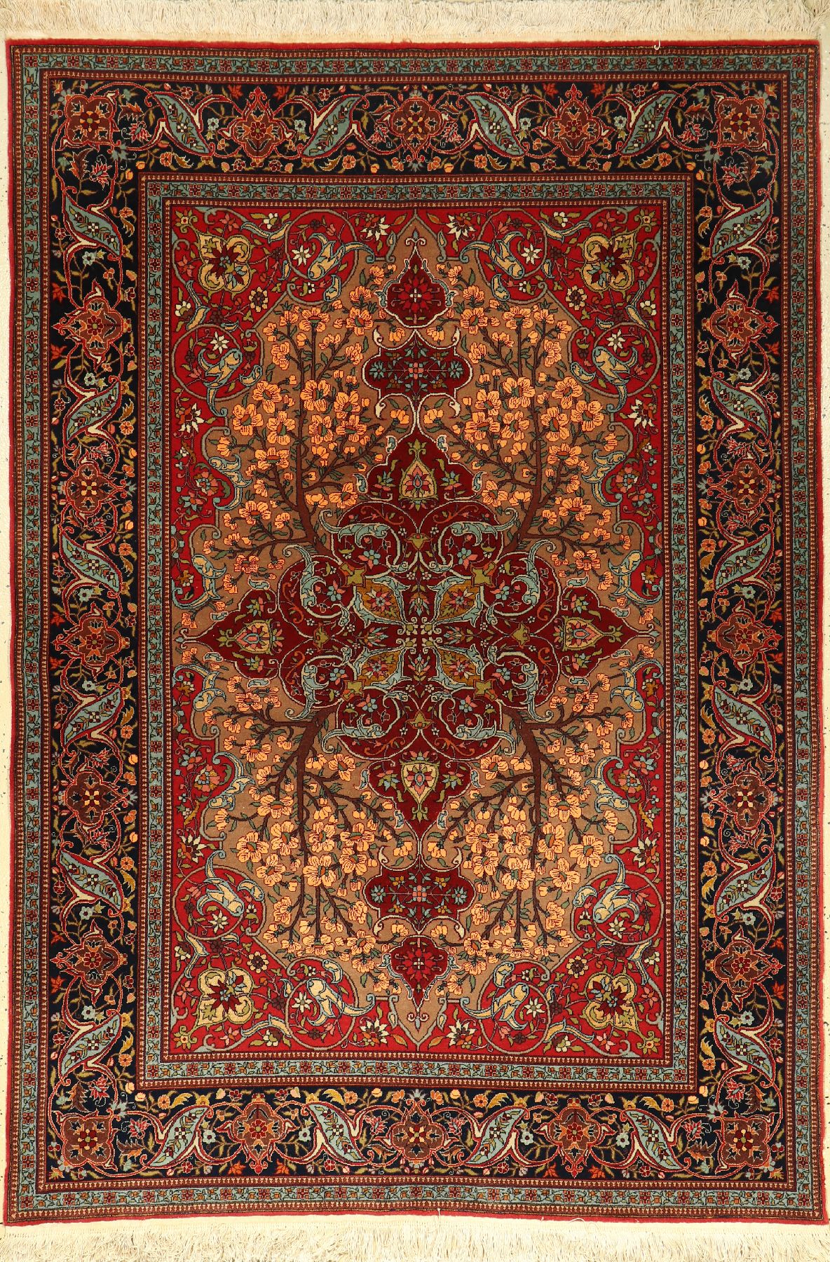 Feiner Lahore alt, Indien, ca. 40 Jahre, Korkwolle mit Seide, ca. 200 x 140 cm, EHZ: 3 (Stellenweise Mottenfraß).