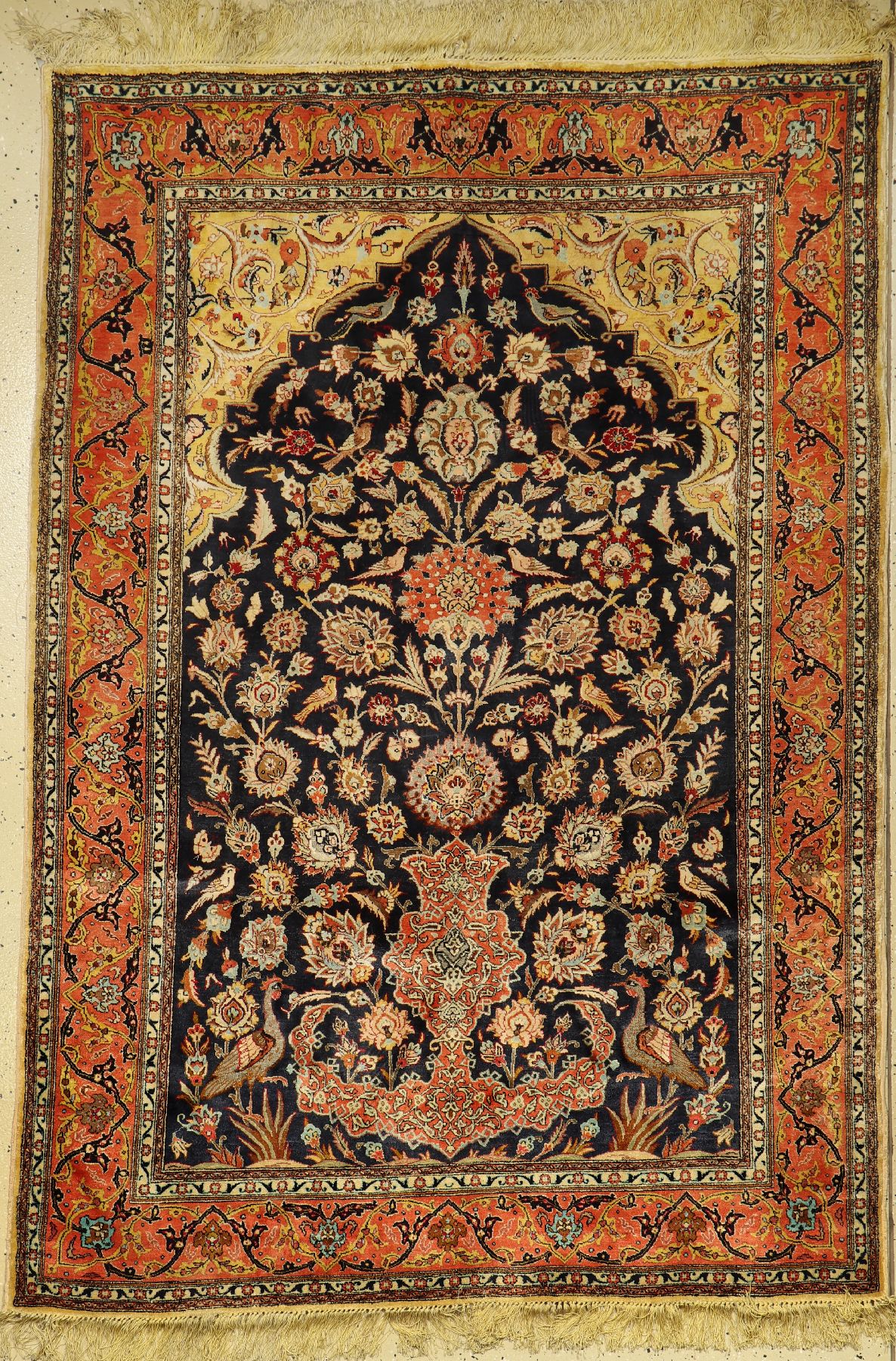 Feiner Seiden & Metall Täbriz alt, Persien, um 1940, reine Naturseide mit Metallbrokat, ca. 205 x 145 cm, EHZ: 2. Edel und dekorativ, selten.