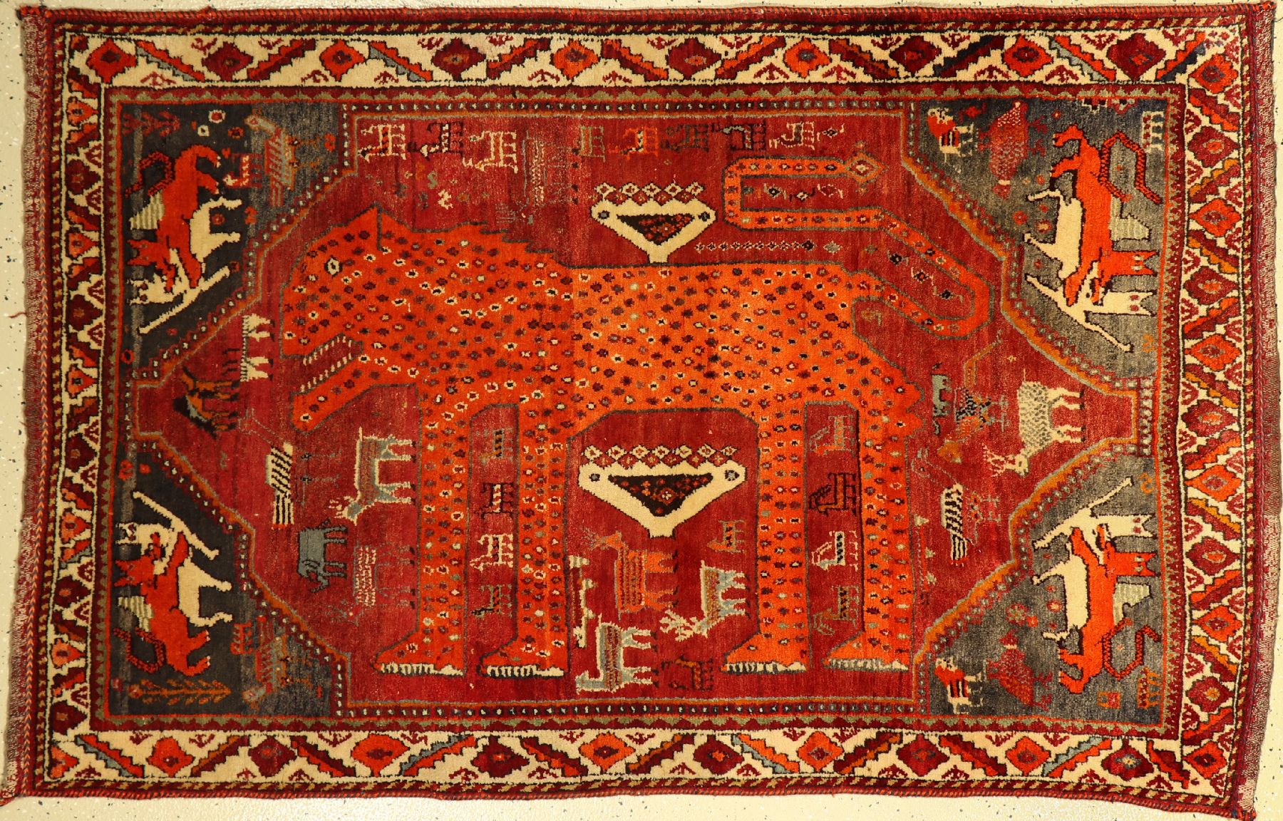 Gabbeh Löwenteppich, Gashgai, Persien, um 1950, Wolle auf Wolle, ca. 173 x 112 cm, EHZ: 2-3