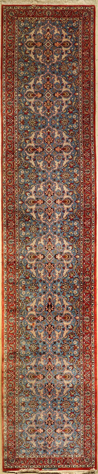 Feiner Esfahan (Signiert), Persien, ca. 30 Jahre, Korkwolle mit und auf Seide, ca. 430 x 89 cm, EHZ: 2-3