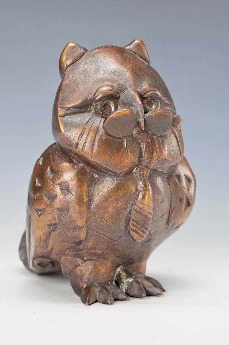Gernot Rumpf, geb. 1941 Kaiserslautern, Eule, Bronzeskulptur, nummiert 13/25, signiert, mit Gießerstempel, H.ca. 17.5cm