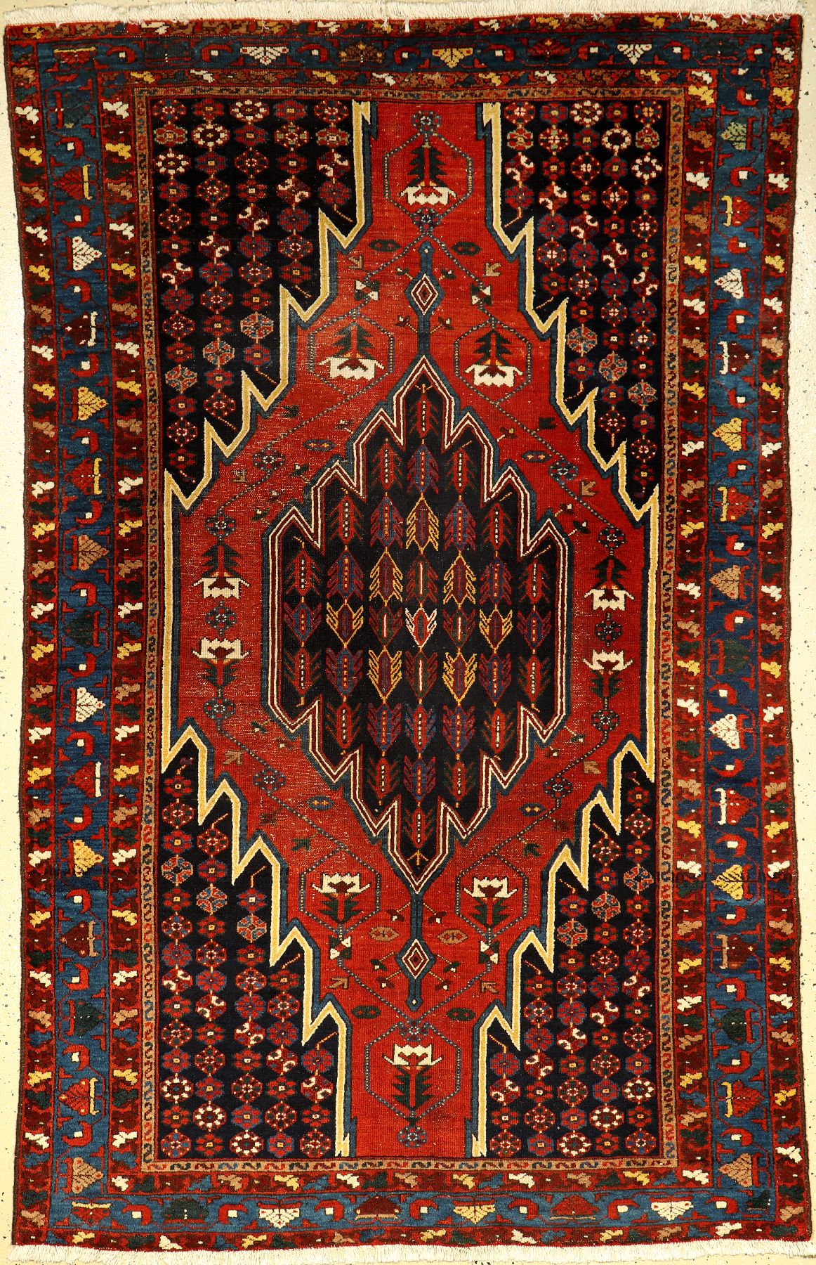 Feiner Mazlaghan alt, Persien, um 1930, Wolle auf Baumwolle, ca. 205 x 129 cm, EHZ: 3,(fachkundig gereinigt)