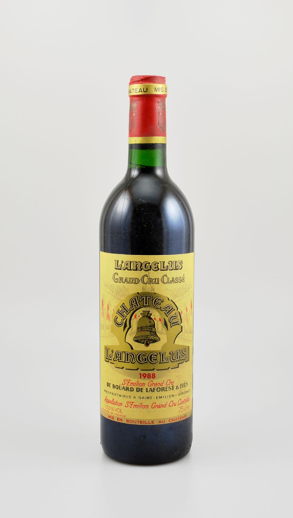 6 Flaschen 1988 Chateau Angelus, Saint-Emilion Grand Cru, 1er Grand Cru Classe 'A', je ca. 75 cl, 12,5 % Vol., Füllstände: je ca. top ...