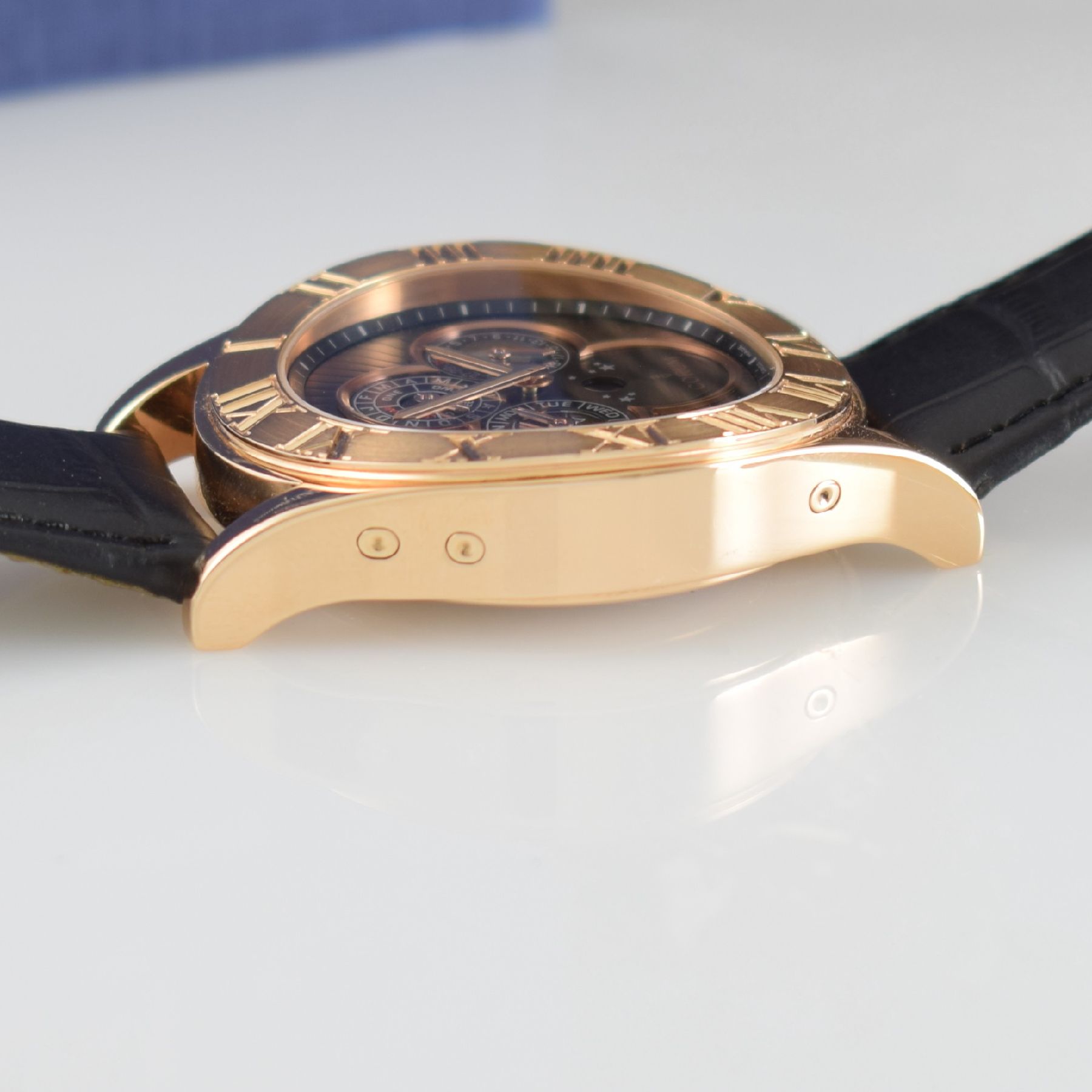 Detail j: CORUM seltene, astronomische Herrenarmbanduhr Romulus Perpetual Calendar in RG 750/000, Automatik, Ref. 183.510.55/000I BN52, auf 25 Stück ...