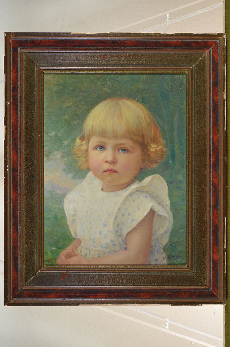 Detail k: Raab, Mitte 20. Jh., Mädchen im weißem Kleid, Öl/Lwd., re. u. signiert Raab, verso mit Karlsruher Galeriestempelung, 40 x 30 cm, Rahmen leicht ...