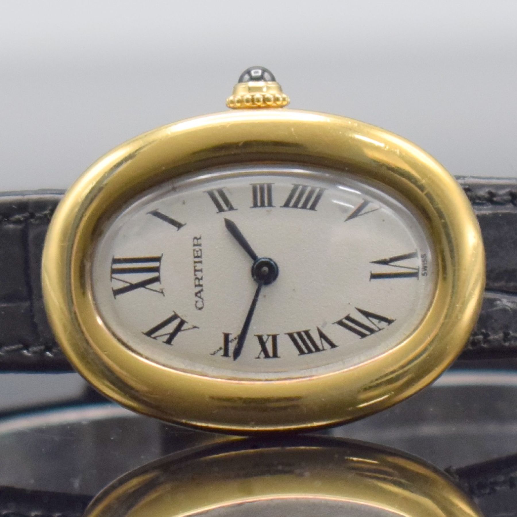 Detail a: CARTIER Paris Damenarmbanduhr Serie Baignoire in GG 750/000, Schweiz um 1990, quarz, Boden 4-fach verschr., vers. Zifferbl. m. röm. Std. altersbed. ...
