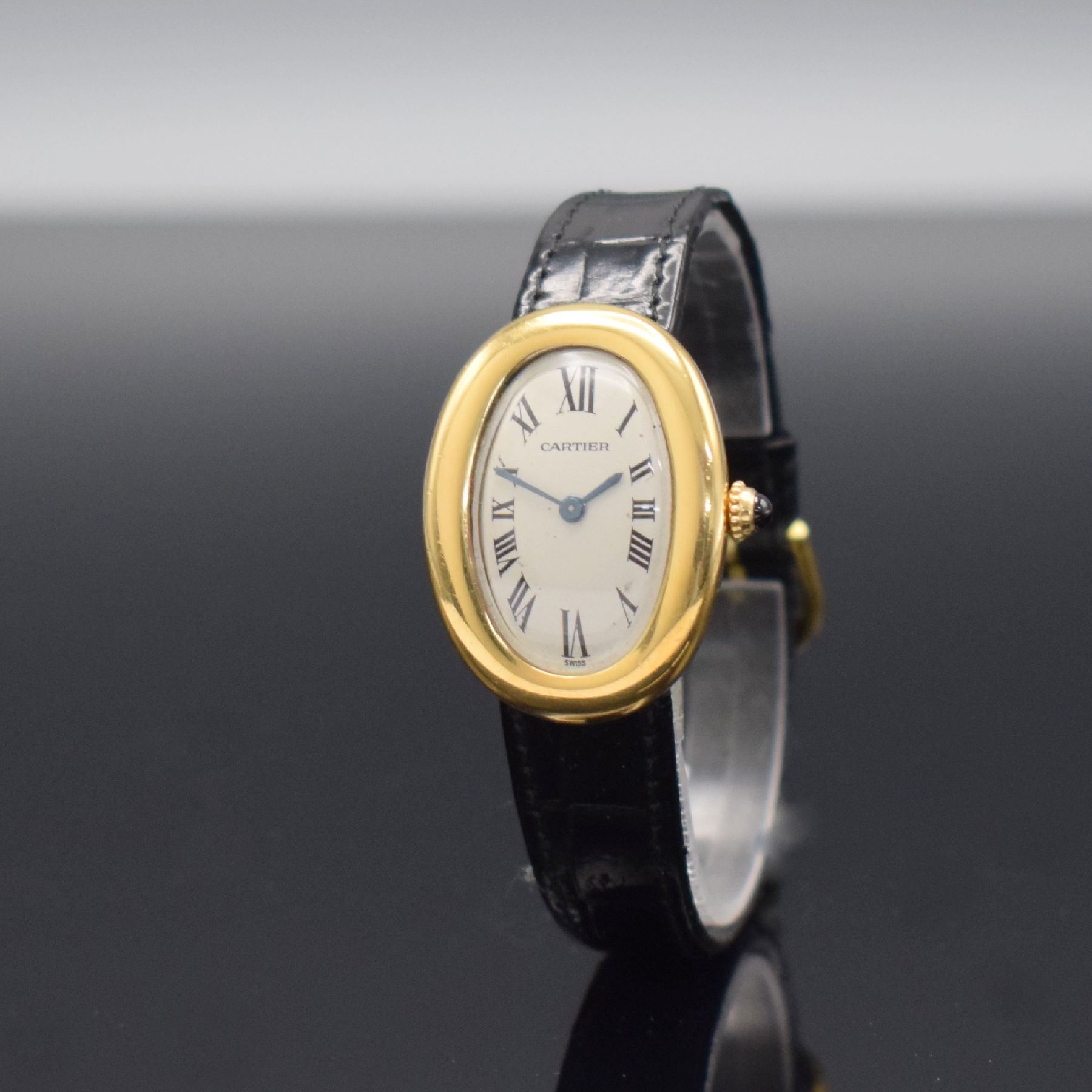 Detail b: CARTIER Paris Damenarmbanduhr Serie Baignoire in GG 750/000, Schweiz um 1990, quarz, Boden 4-fach verschr., vers. Zifferbl. m. röm. Std. altersbed. ...