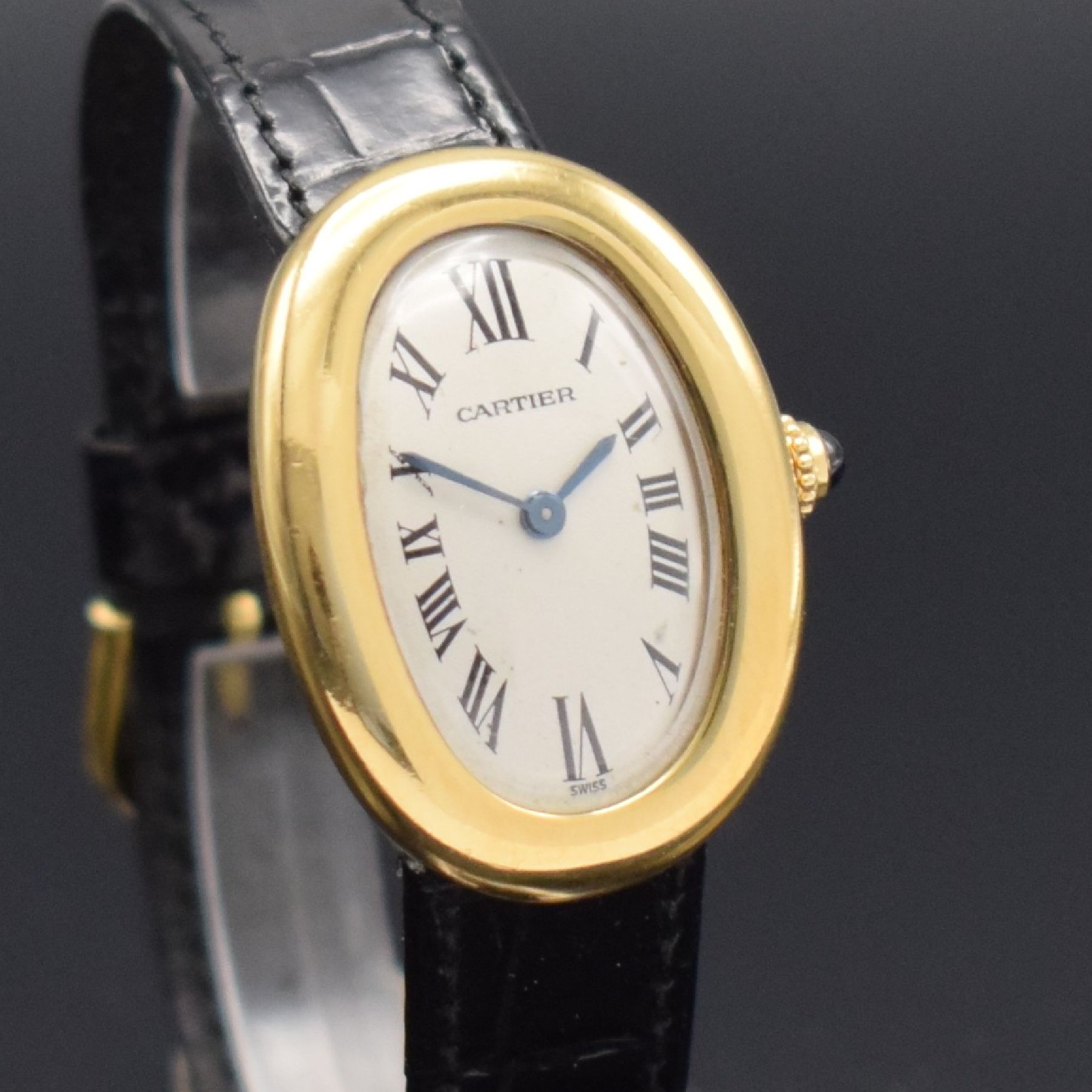 Detail f: CARTIER Paris Damenarmbanduhr Serie Baignoire in GG 750/000, Schweiz um 1990, quarz, Boden 4-fach verschr., vers. Zifferbl. m. röm. Std. altersbed. ...
