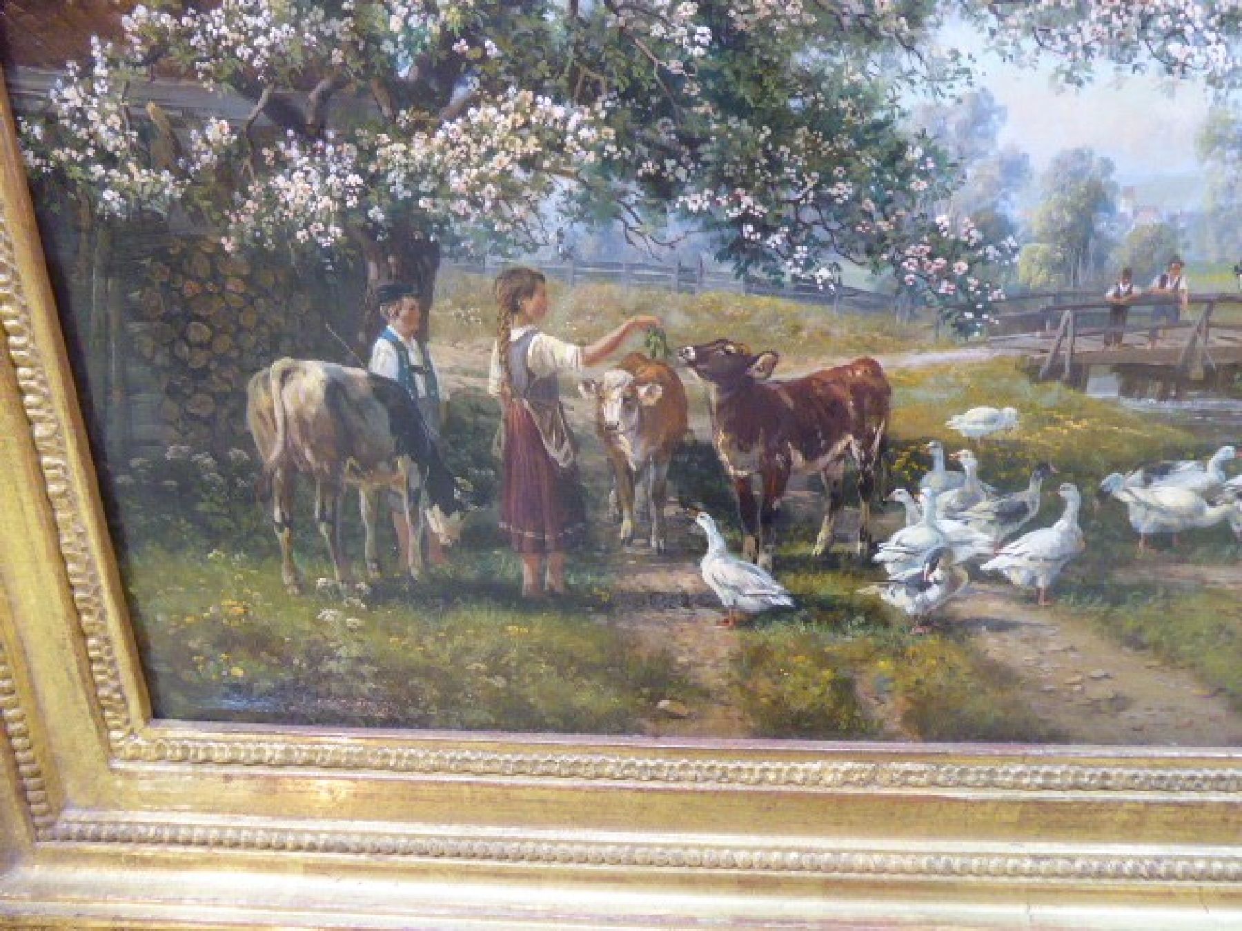 Detail c: Hubert Kaplan, geb. 1940 München, Hütekinder mit Fleckvieh, Gänsen, Enten vor bäuerlicher Dorfansicht, im Hintergrund Kinder auf der Brücke und ...