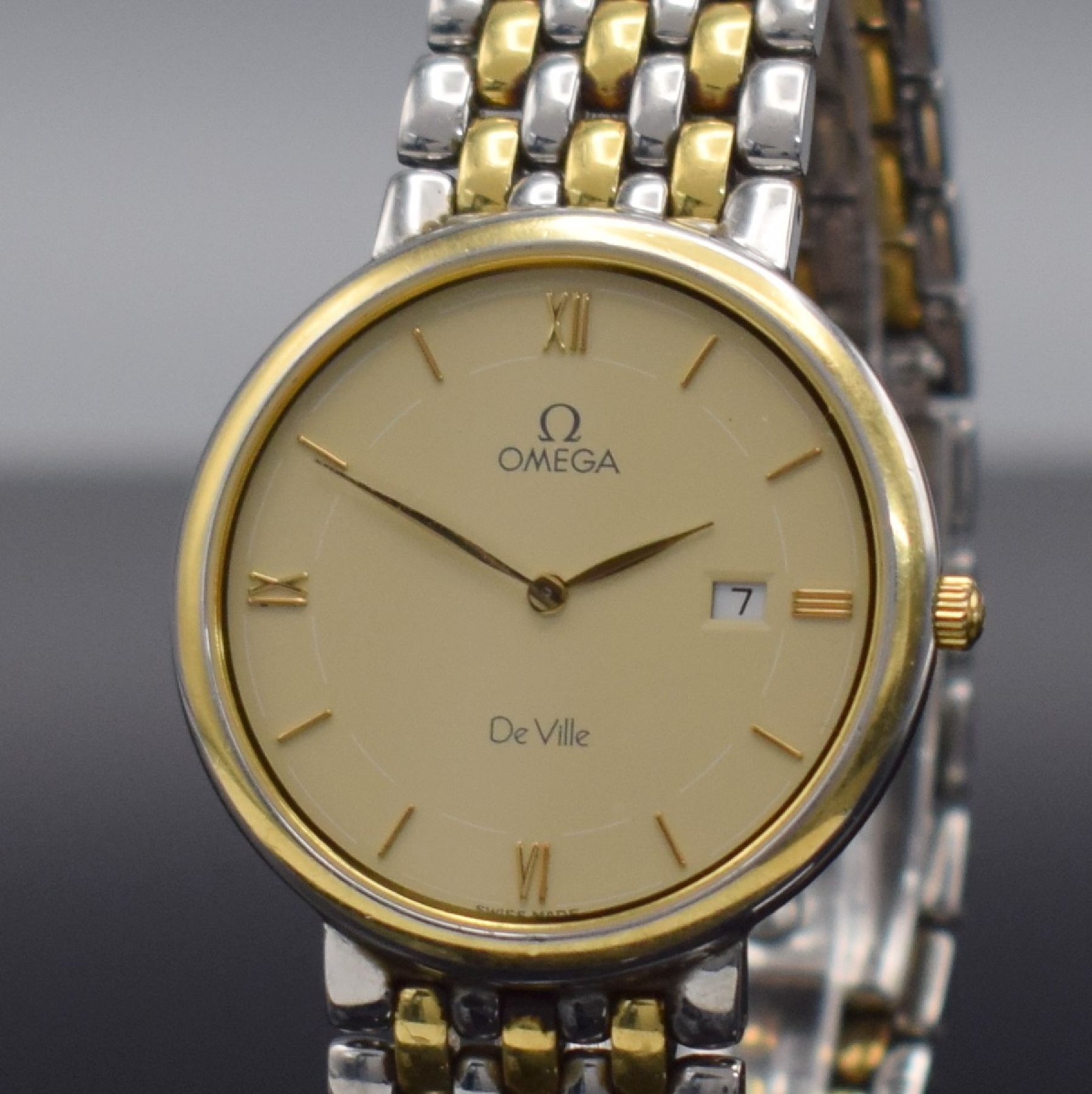 Detail c: OMEGA Armbanduhr Serie De Ville, Schweiz um 1990, Ref. 396.2379, Edelstahl/Gold kombiniert inkl. Gliederband m. Faltschl., quarz, Boden aufgedr., ...