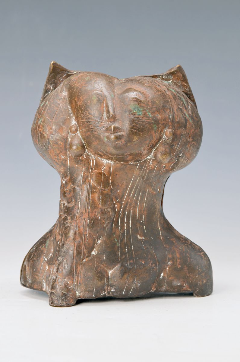 Gernot Rumpf, geb. 1941, Die einsame Jungfrau, Bronzeskulptur, unten im innen-leben monogrammiert, ca. 20x18 cm
