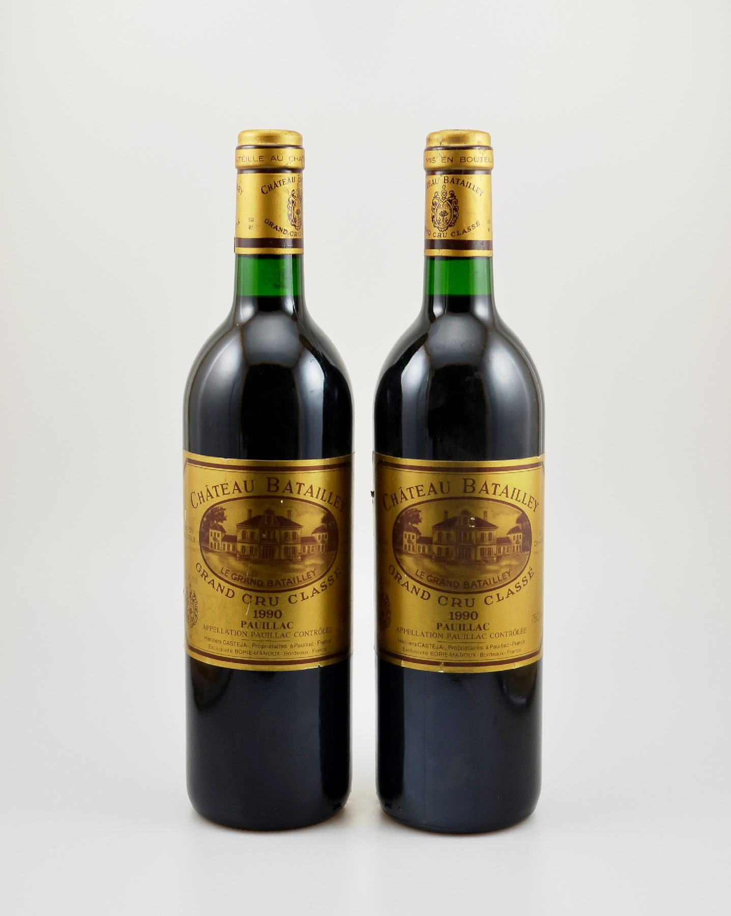 2 Flaschen 1990 Chateau Batailley, Pauillac, Grand Cru Classe, je ca. 75 cl, 12,5 % Vol., Füllstände: je ca. into neck, Etiketten z.T. l. besch., ...