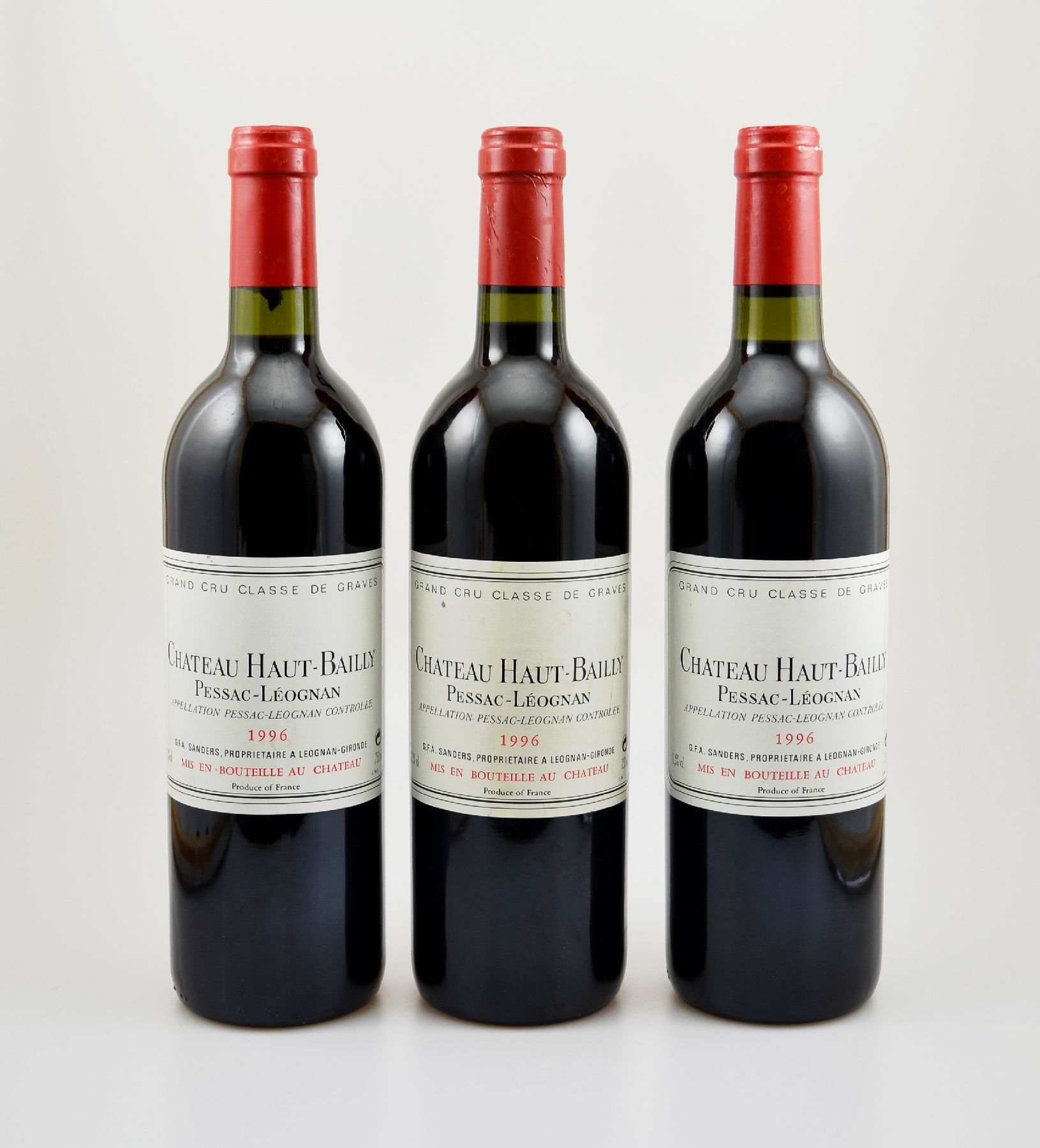 3 Flaschen 1996 Chateau Haut-Bailly, Pessac-Leognan, Grand Cru Classe de Graves, je ca. 75 cl, 12,5 % Vol., Füllstände: je ca. into neck, sehr gute ...