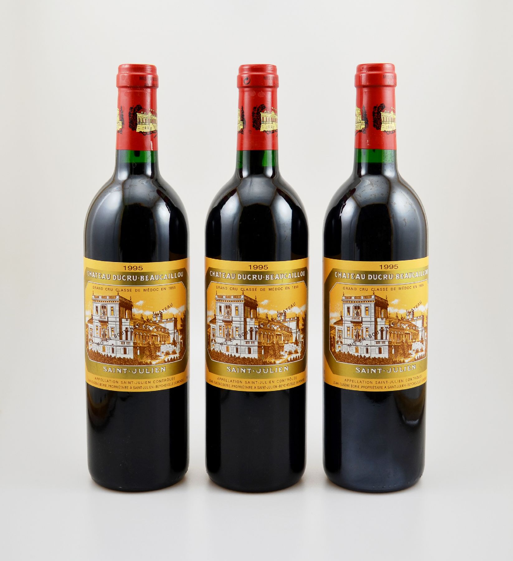 3 Flaschen 1995 Chateau Ducru-Beaucaillou, Saint-Julien, Grand Cru Classe, je ca. 75 cl, 13 % Vol., Füllstände: je ca. into neck, hervorragende ...