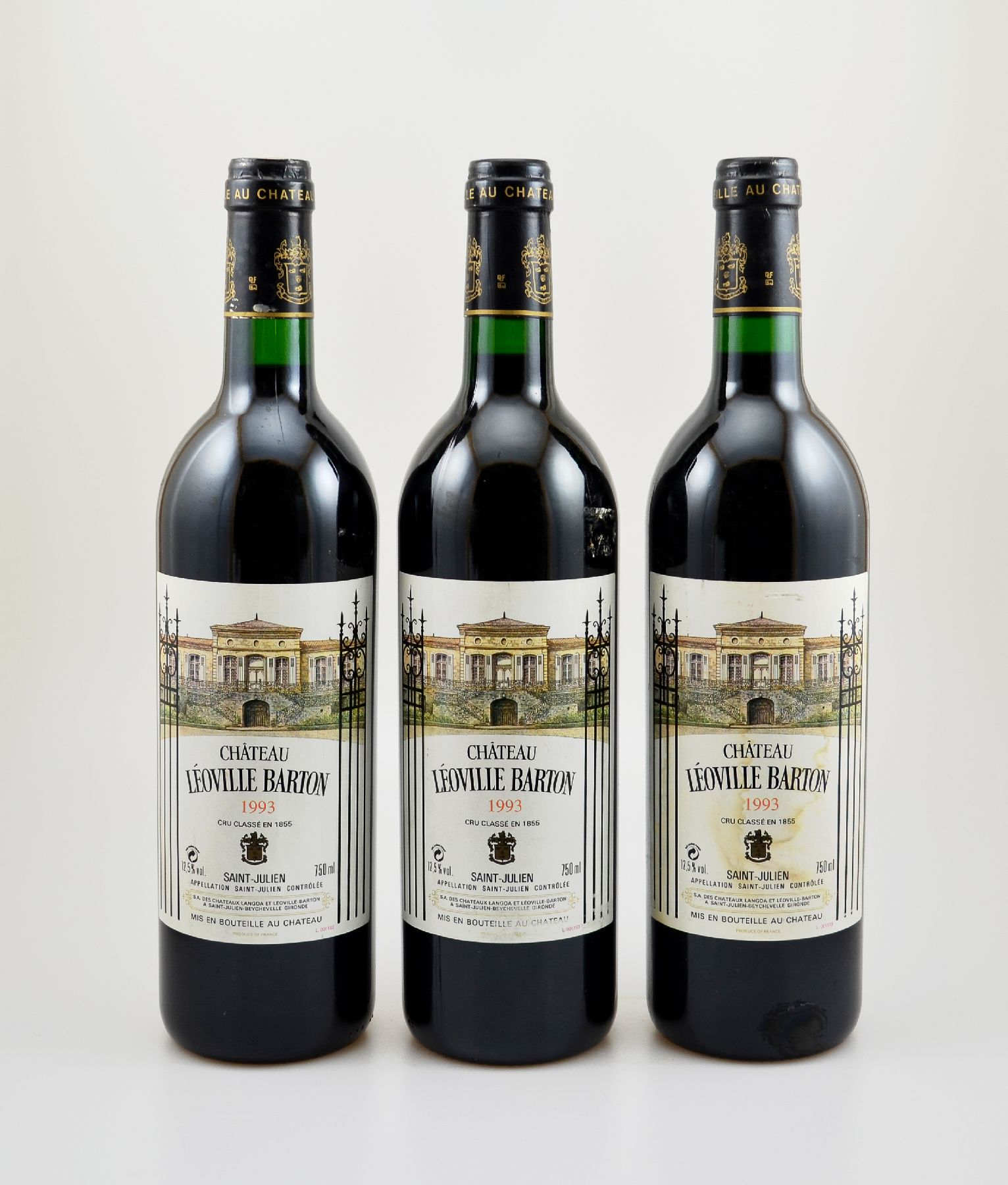 3 Flaschen 1993 Chateau Leoville Barton, Saint-Julien, Grand Cru Classe, je ca. 75 cl, 12,5 % Vol., Füllstände: je into neck, Etiketten teilweise ...