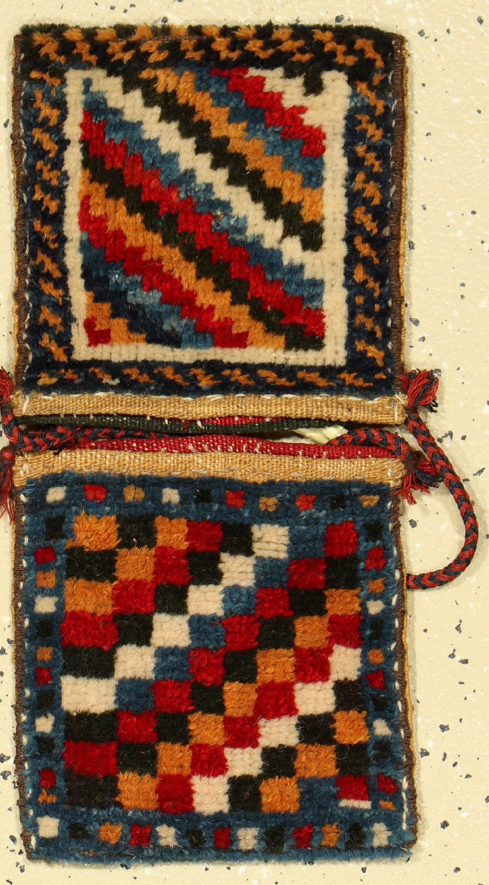 Gabbeh Tasche (2 Stück), Persien, um 1940, Wolle auf Baumwolle, ca. 21 x 21 cm, EHZ: 2