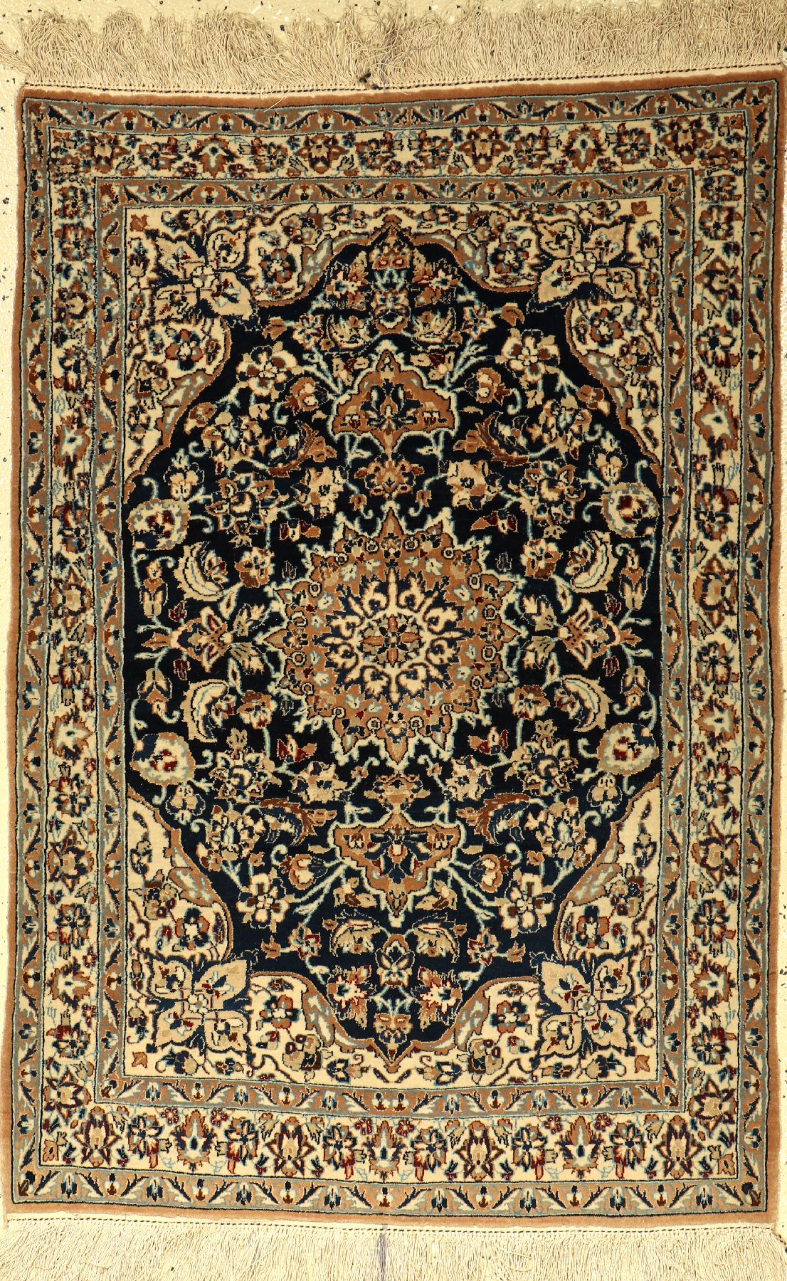 Nain fein, Persien, ca. 40 Jahre, Korkwollemit Seide, ca. 114 x 78 cm, EHZ: 2