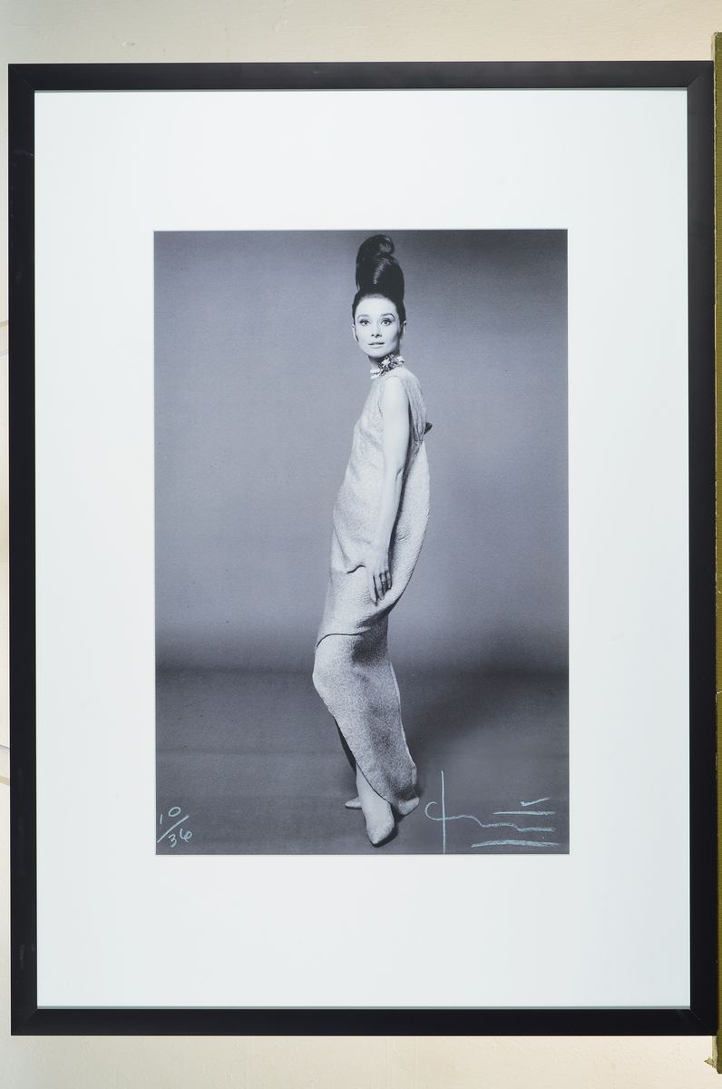 Detail k: Bert Stern, 1929-2013, Fotografie, Drucktechnik: Irisprint auf dickem, mattiertemPapier, "Audrey Hephurn", handsigniert, num. 10/36, ca. 48 ...
