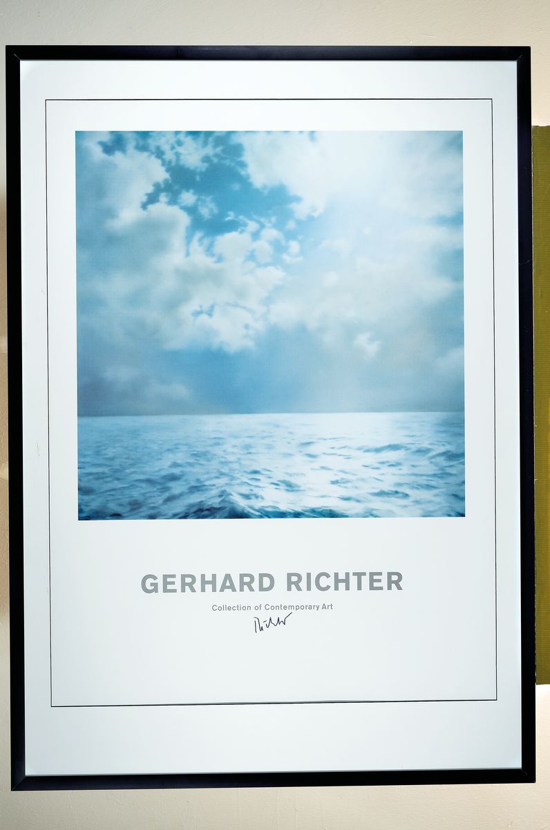 Detail k: Gerhard Richter, geb.1932, "Seascape"/ Seestück handsigniert, Farboffset auf Karton, handsigniert, 90 x 70 cm, aus 1991, Rahmen 104 x 73 ...