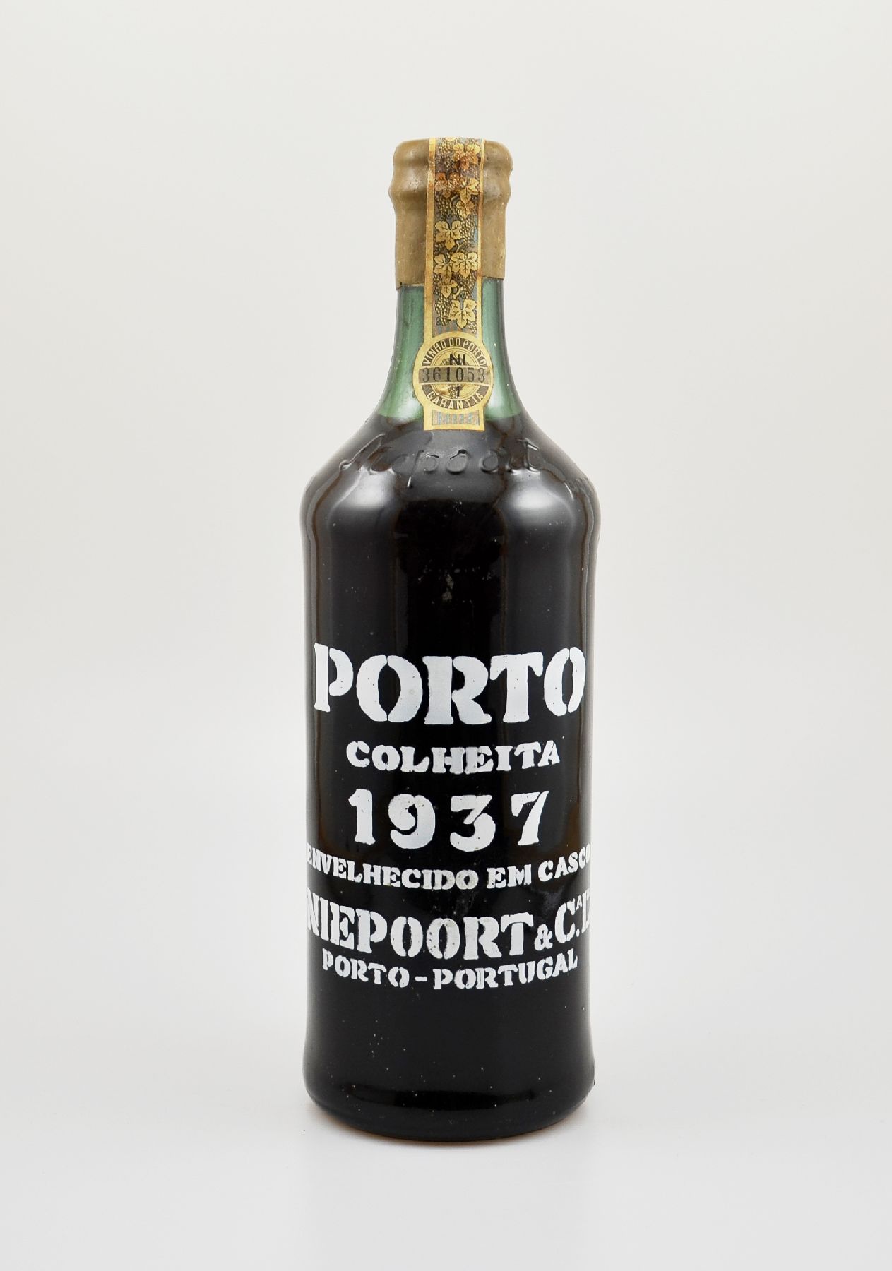 1 Flasche 1937 Niepoort Colheita, ca. 75 cl, 20,8 % Vol., Füllstand: ca. top shoulder, unverkostet, orig. Banderole, guter Erhaltungszustand, Import ...
