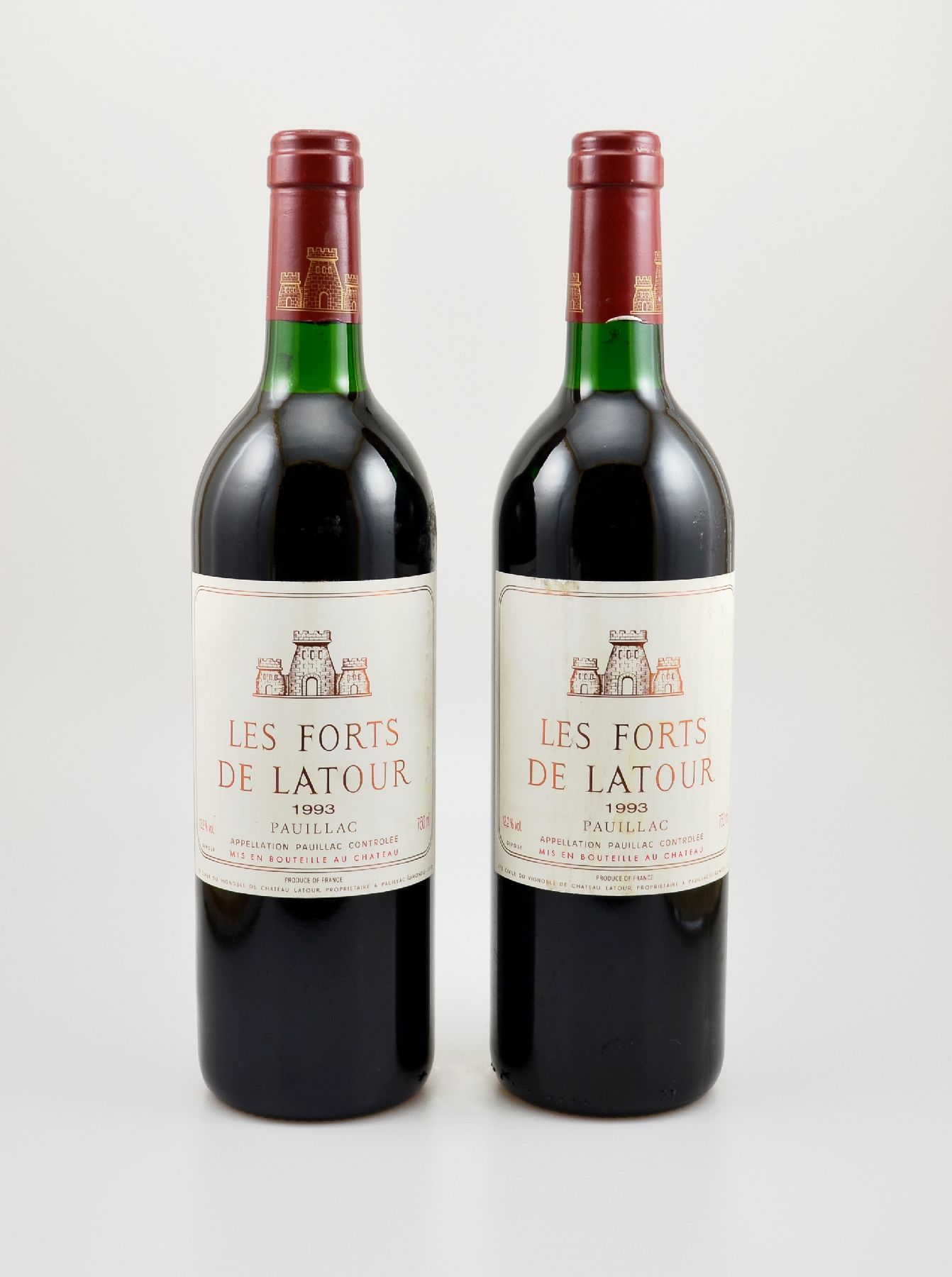 2 Flaschen 1993 Les Forts de Latour, Pauillac, 2. Wein von Chateau Latour, je ca. 75 cl, 12,2 % Vol., Füllstände: je ca. top shoulder, Etiketten ...