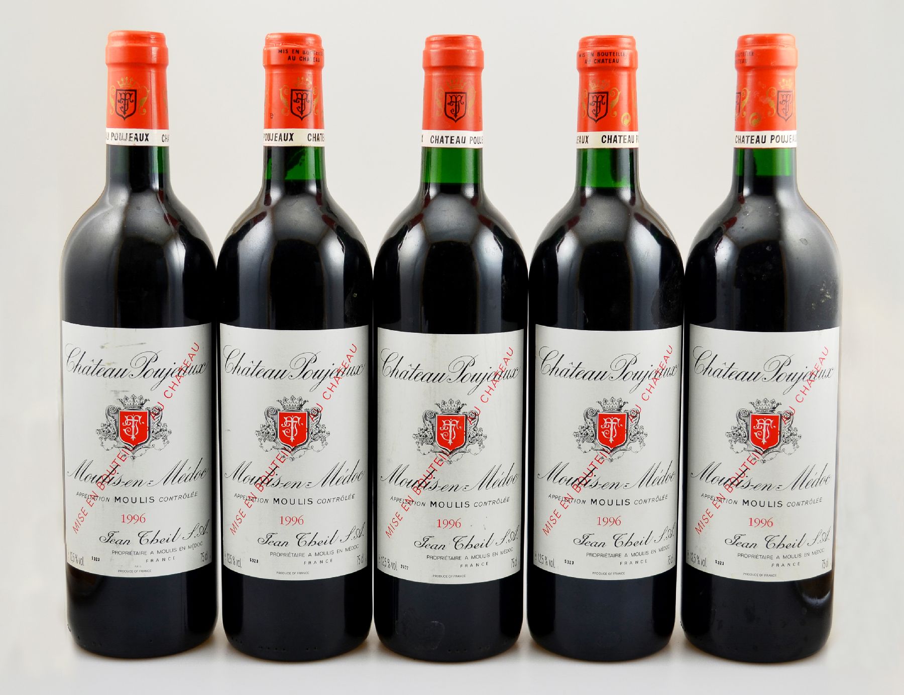 5 Flaschen 1996 Chateau Poujeaux, Moulis-en-Medoc, je ca. 75 cl, 12,5 % Vol., Füllstände: je ca. into neck, Etiketten teilweise l. beschmutzt, ...