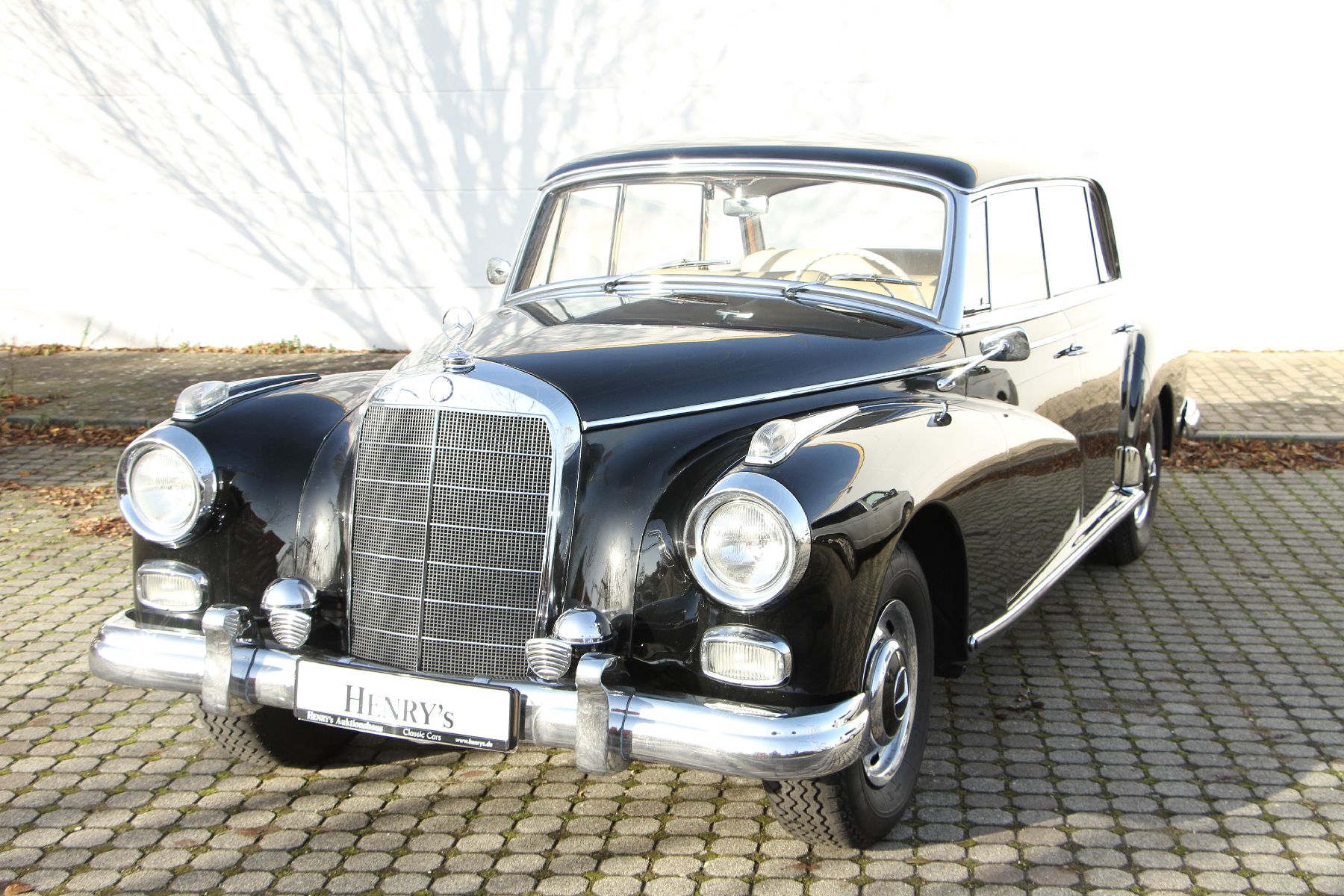 Detail a: Mercedes-Benz 300d Adenauer, Fahrgestellnummer: 8500228, EZ 07/1958, 2. Hand innerhalb einer Familie, Laufleistung 21.006 km abgelesen, HU 04/2021, ...