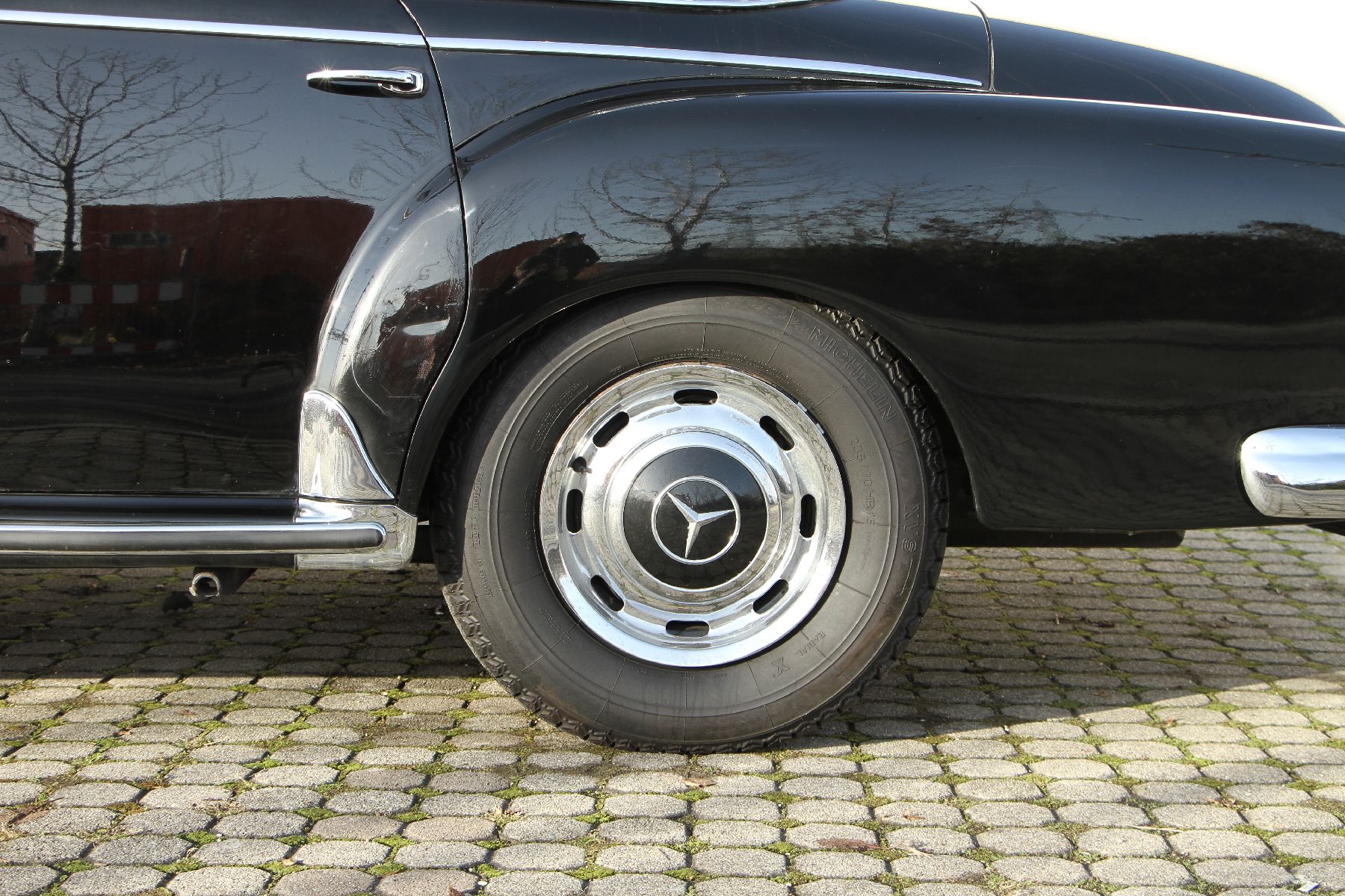 Detail d: Mercedes-Benz 300d Adenauer, Fahrgestellnummer: 8500228, EZ 07/1958, 2. Hand innerhalb einer Familie, Laufleistung 21.006 km abgelesen, HU 04/2021, ...