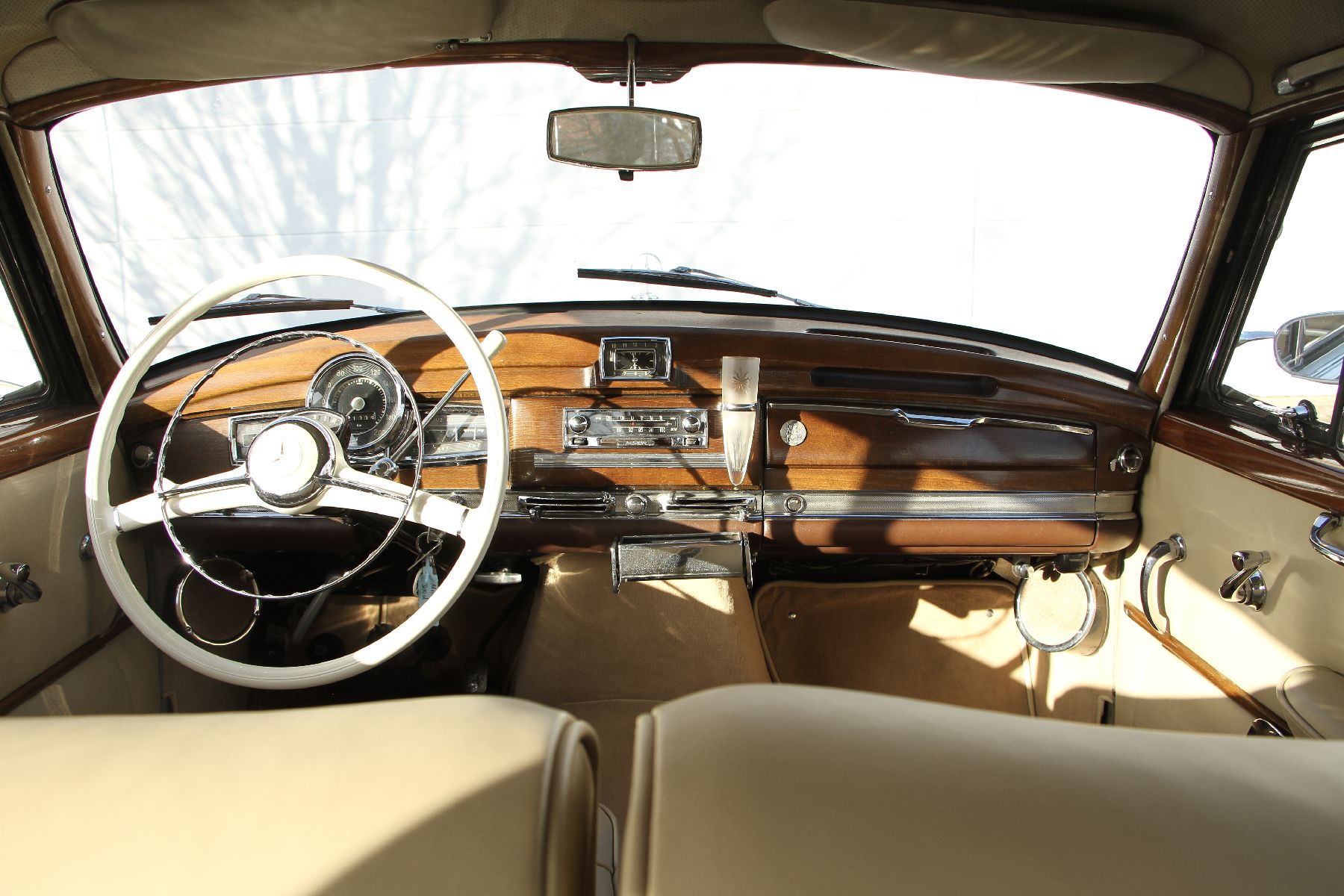Detail g: Mercedes-Benz 300d Adenauer, Fahrgestellnummer: 8500228, EZ 07/1958, 2. Hand innerhalb einer Familie, Laufleistung 21.006 km abgelesen, HU 04/2021, ...