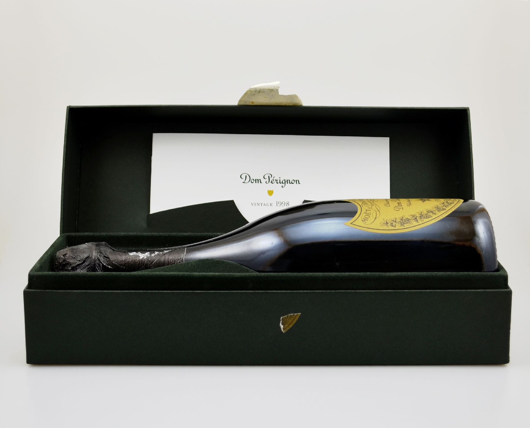 Detail a: 1 Flasche 1998 Dom Perignon, Champagne, Brut, ca. 75 cl, 12,5 % Vol., Abstand zwischen Flaschenboden und Champagner: ca. 1 cm, hervorragender ...