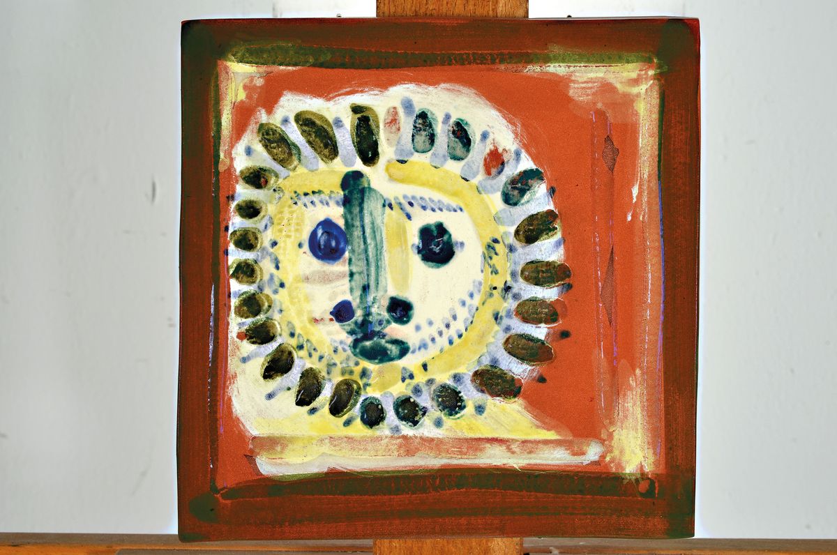 Detail k: Pablo Picasso, 1881-1973, petite visage soleil, Terrakotta, gestempelt: Emprente originalede Picasso, gestempelt: Madoura, handschriftl. bez.: J. 134 ...