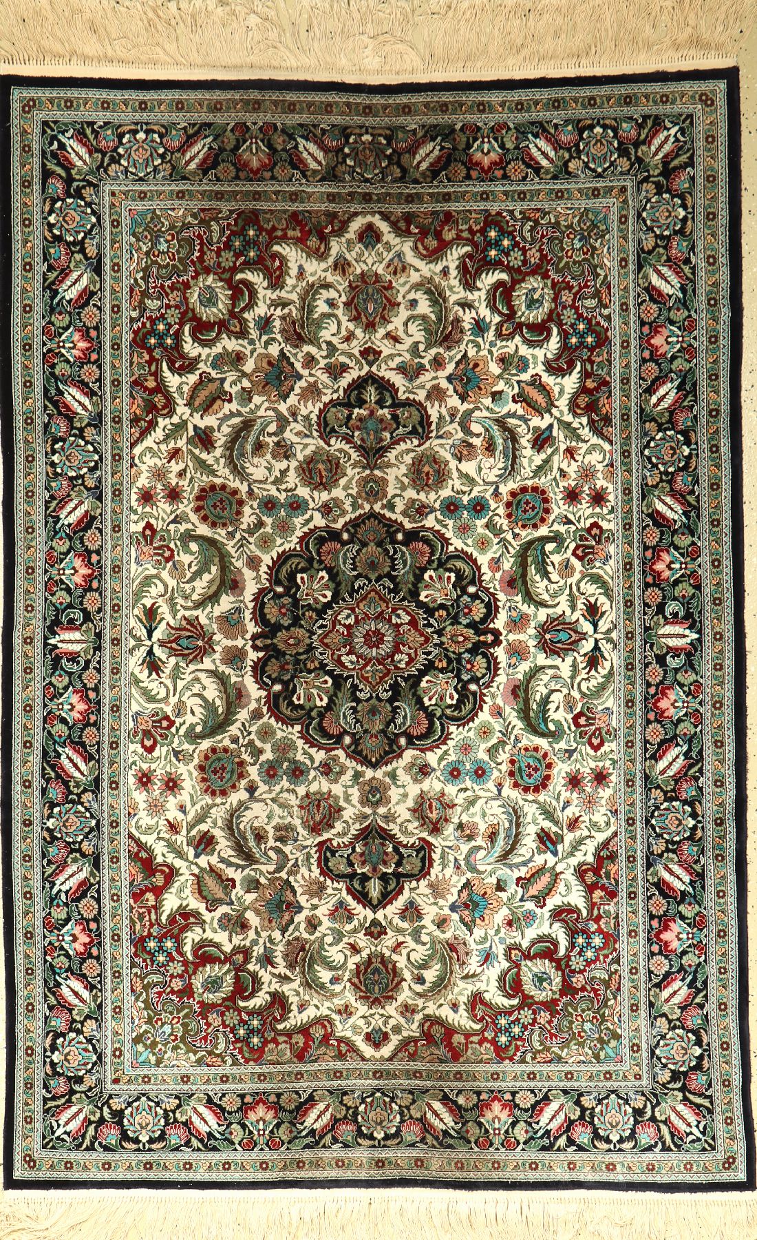 China Seide, ca. 40 Jahre, Seide auf Baumwolle, ca. 184 x 125 cm, EHZ: 2